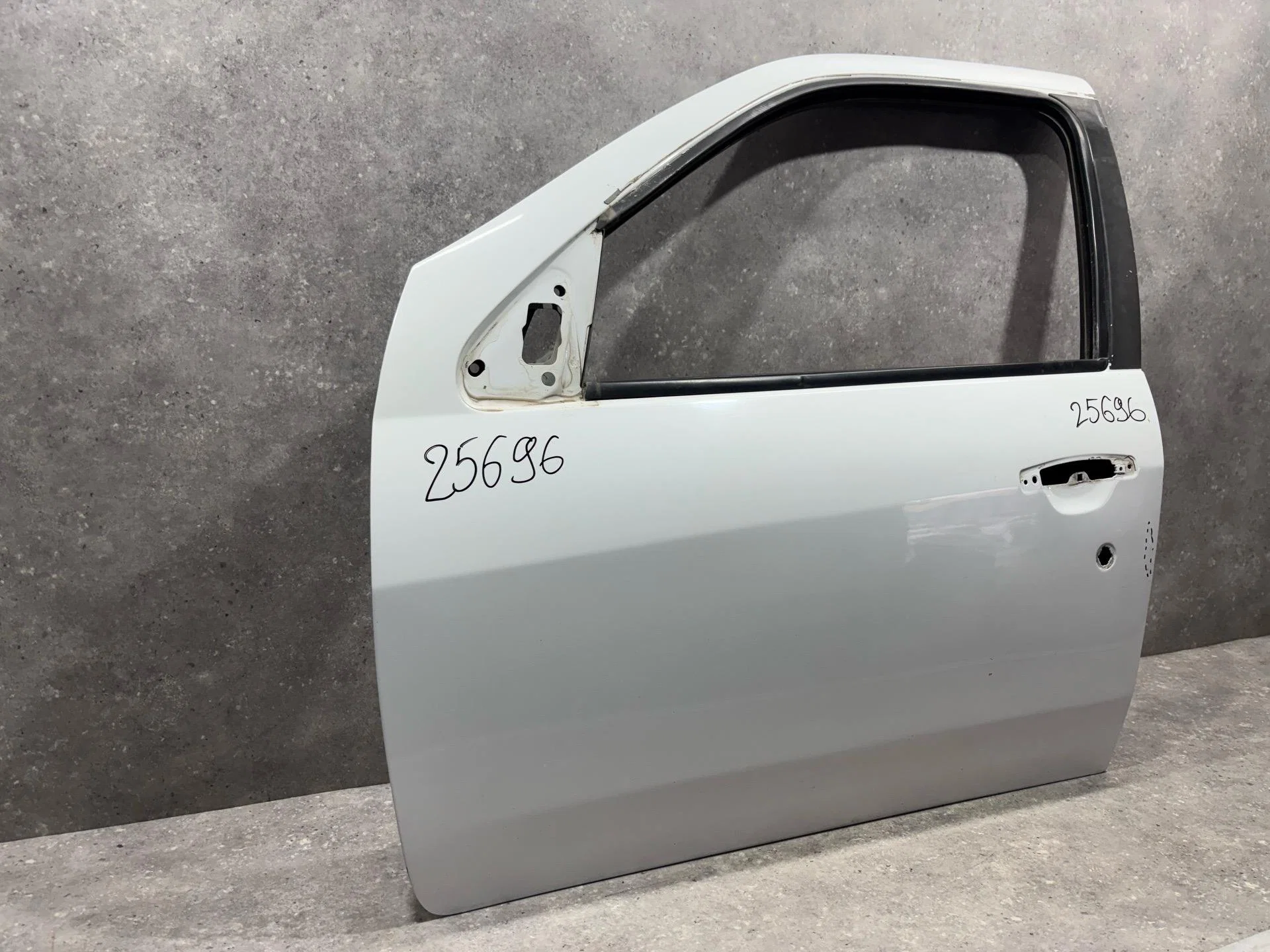 Дверь передняя левая Renault Symbol 2 LU01 2010 - миниатюра 3