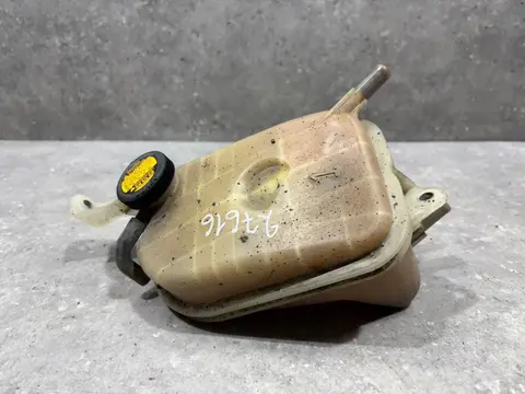 Бачок расширительный Toyota Corolla 11 E180 NDE180