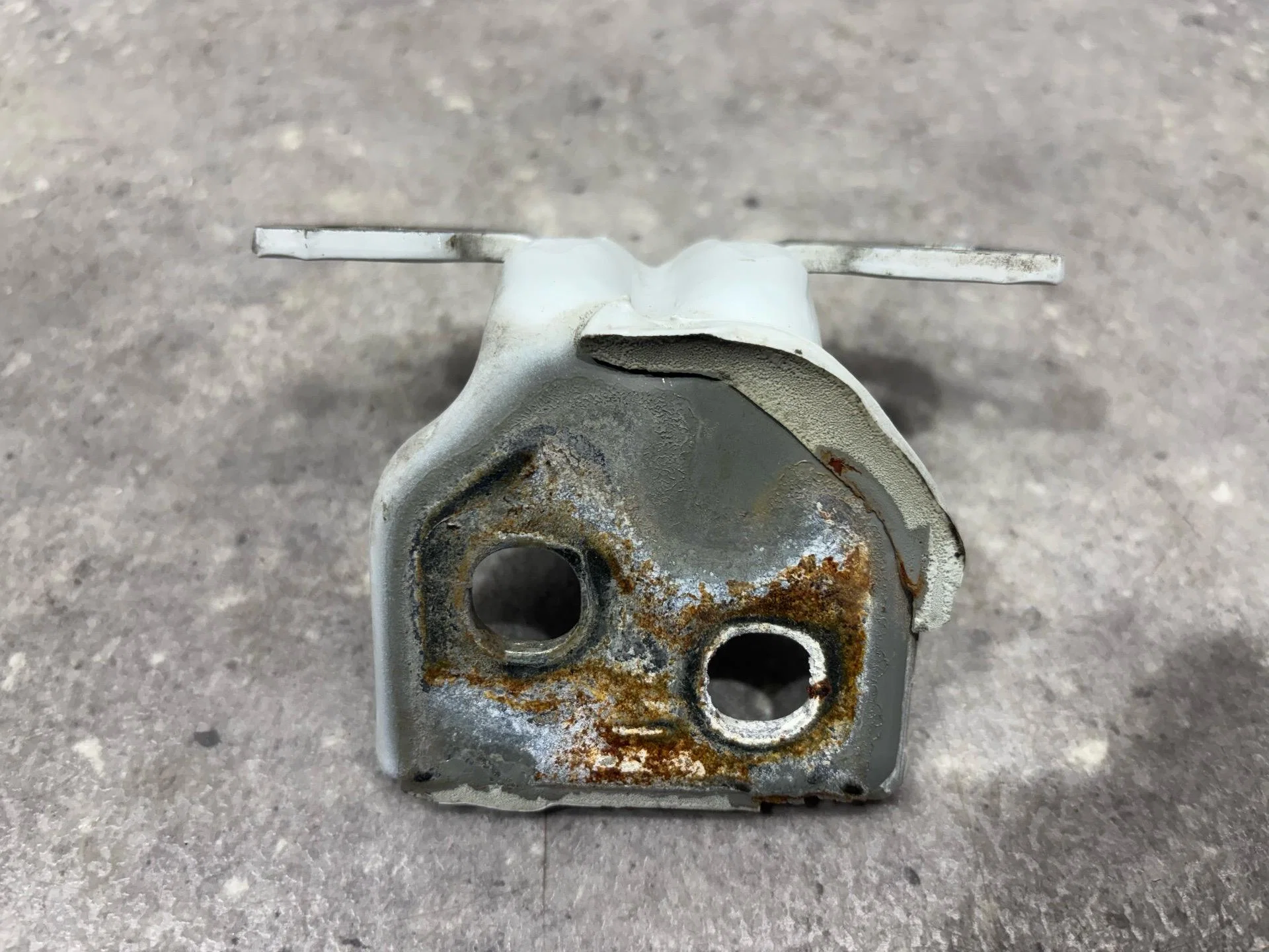 Петля двери Renault Logan 2 L8 2017 6001546883 - миниатюра 4