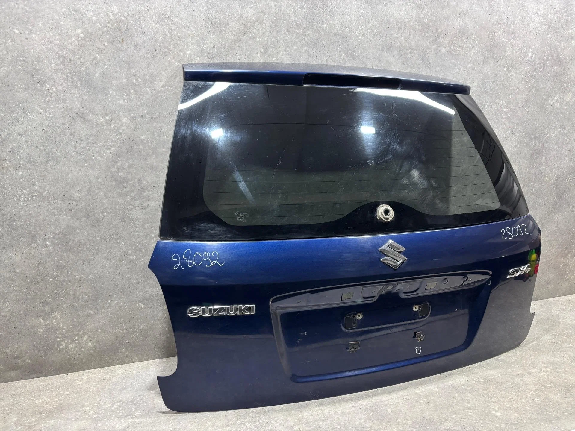 Крышка багажника Suzuki SX4 1 YA21S 2008 - миниатюра 3
