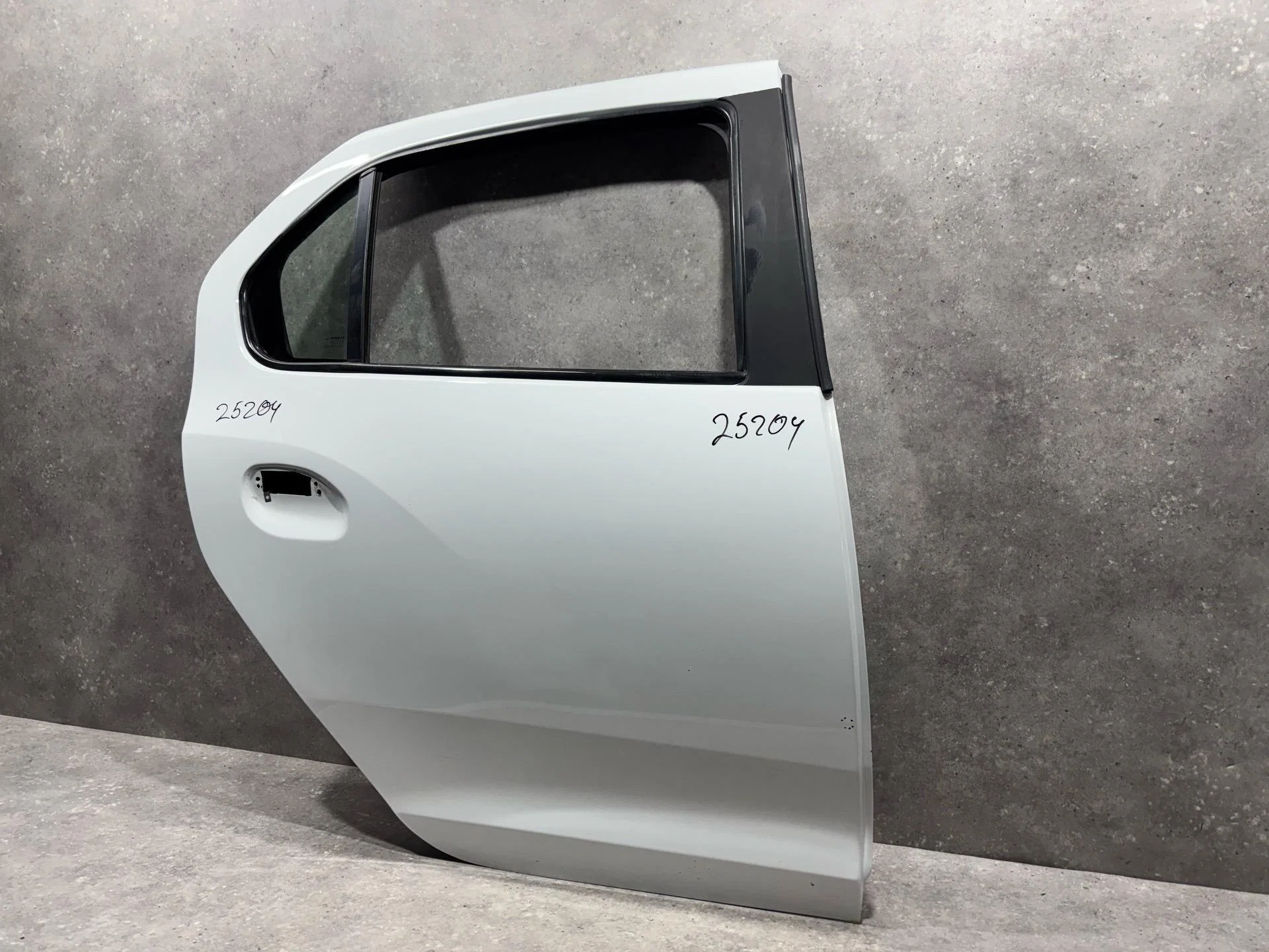 Дверь задняя правая Renault Logan 2 L8 2017 - миниатюра 2