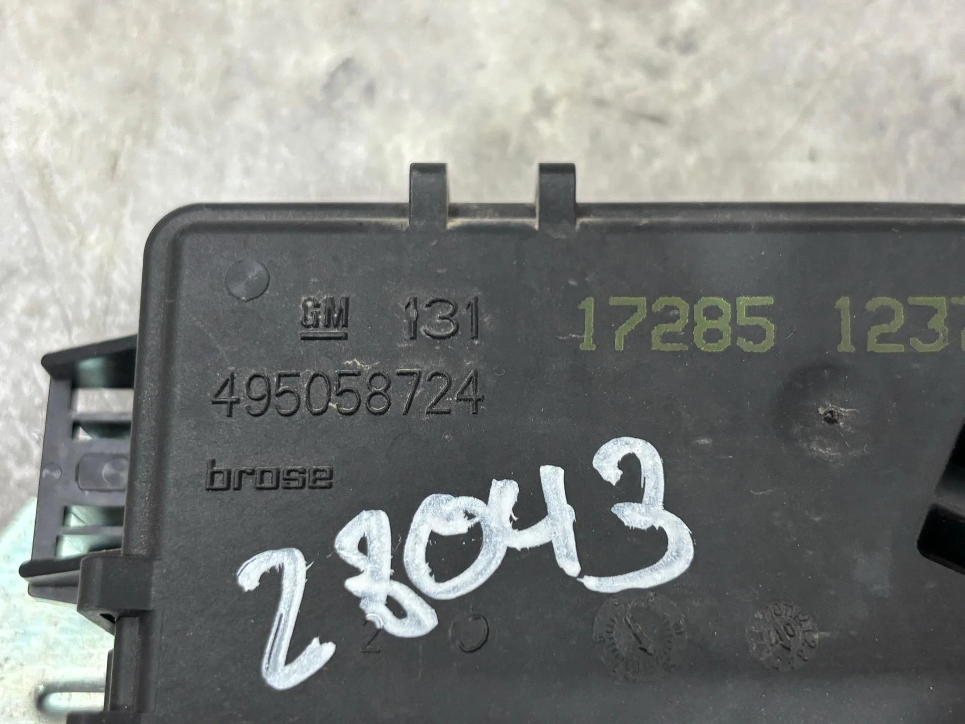 Замок багажника Opel Astra H рест. L48 2007 - миниатюра 3