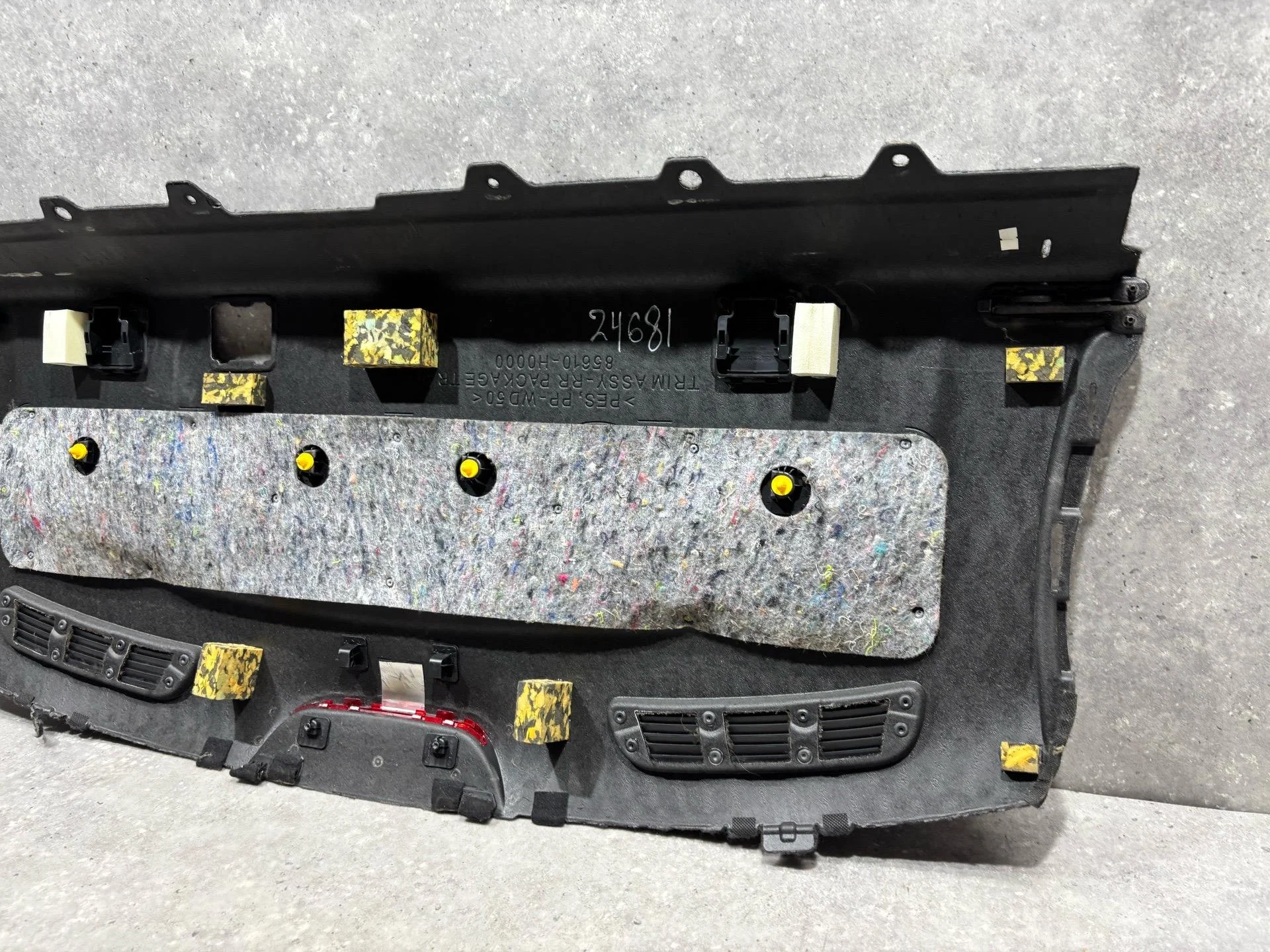 Полка багажника Kia Rio 4 FB 2018 85610H0000WK - миниатюра 6