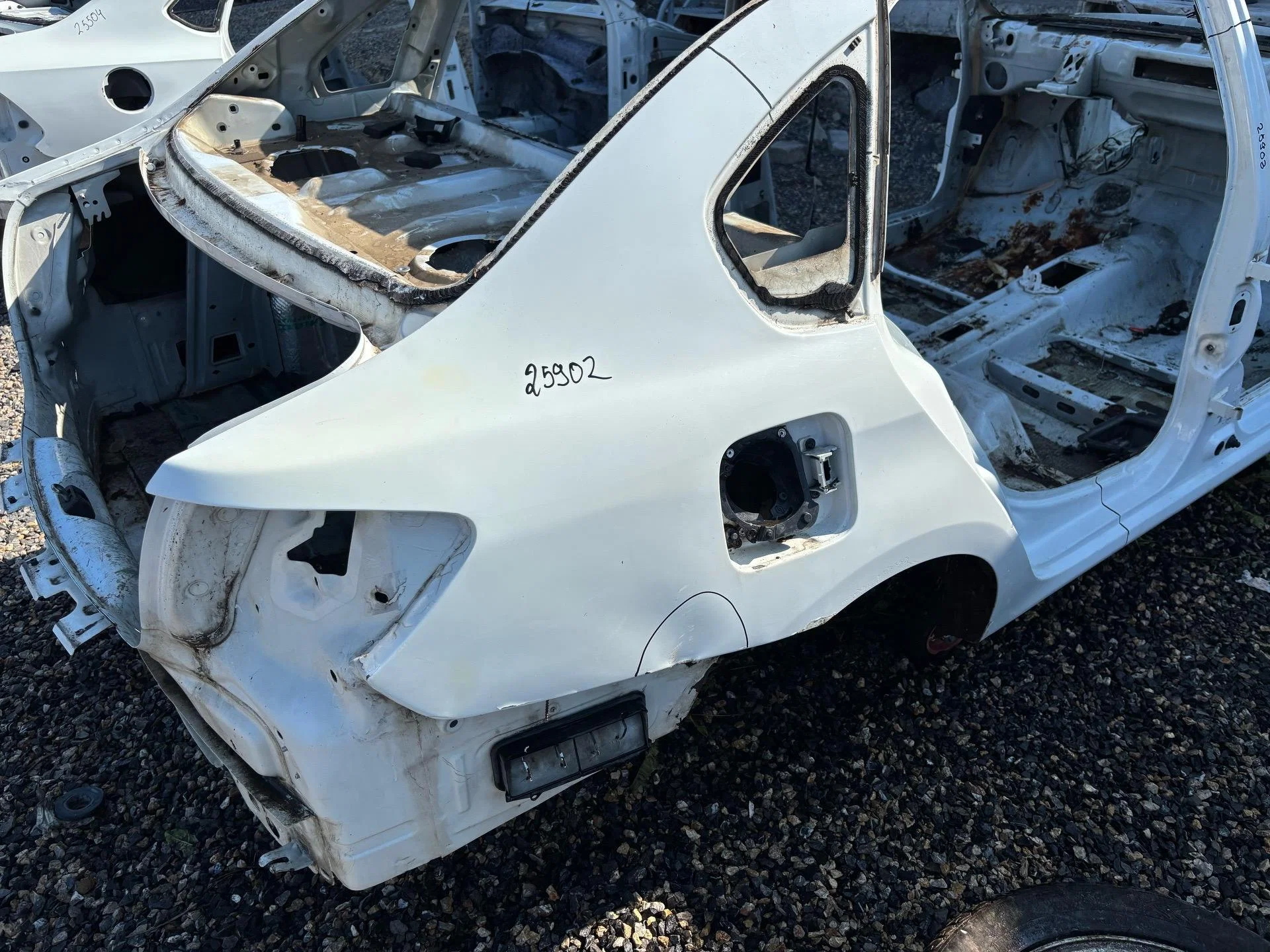 Крыло заднее правое Renault Symbol 2 LU01 2010 - миниатюра 2