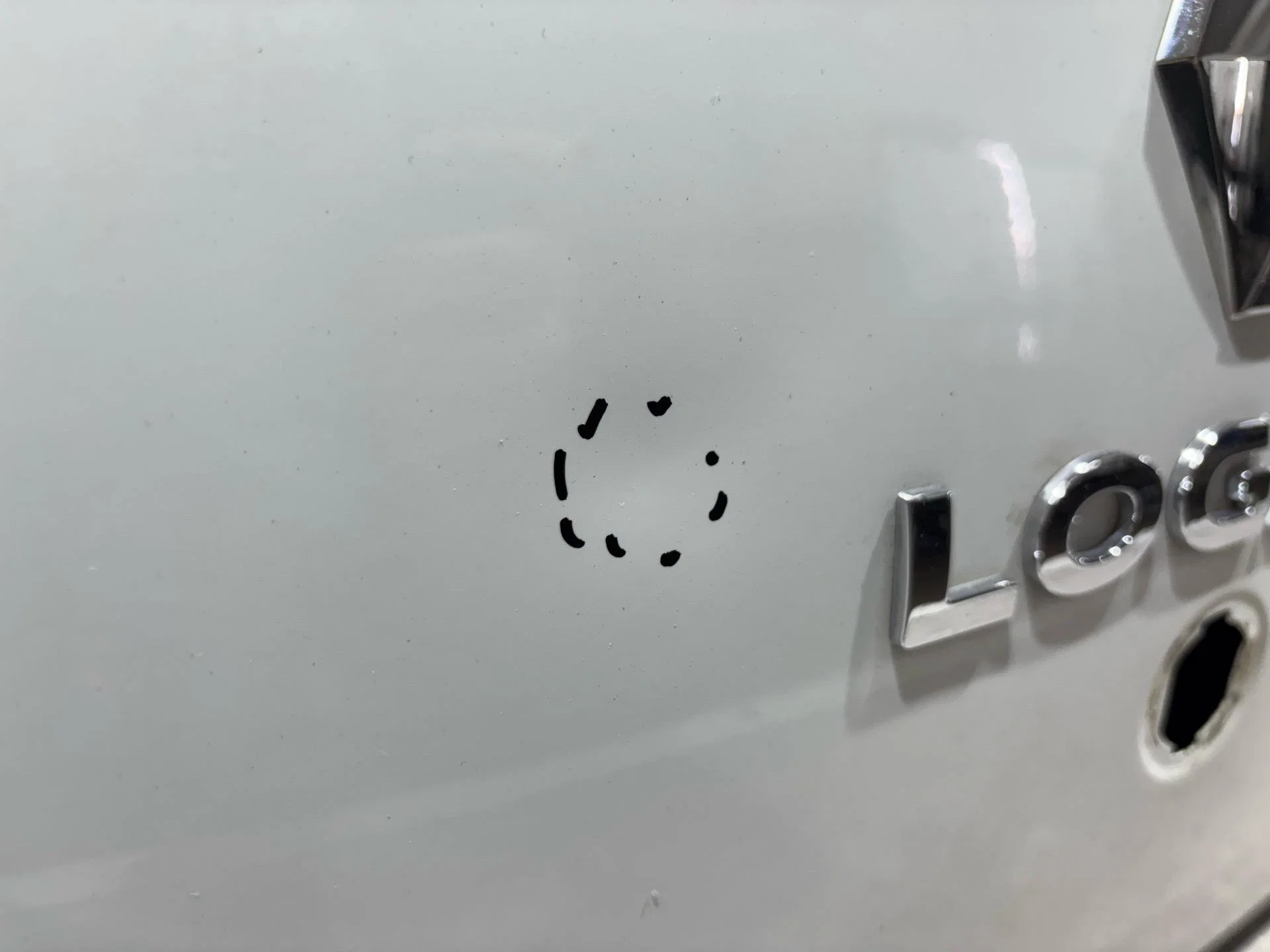 Крышка багажника Renault Logan 2 L8 2017 - миниатюра 8