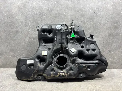 Топливный бак Toyota Corolla 11 E180 NDE180 2013