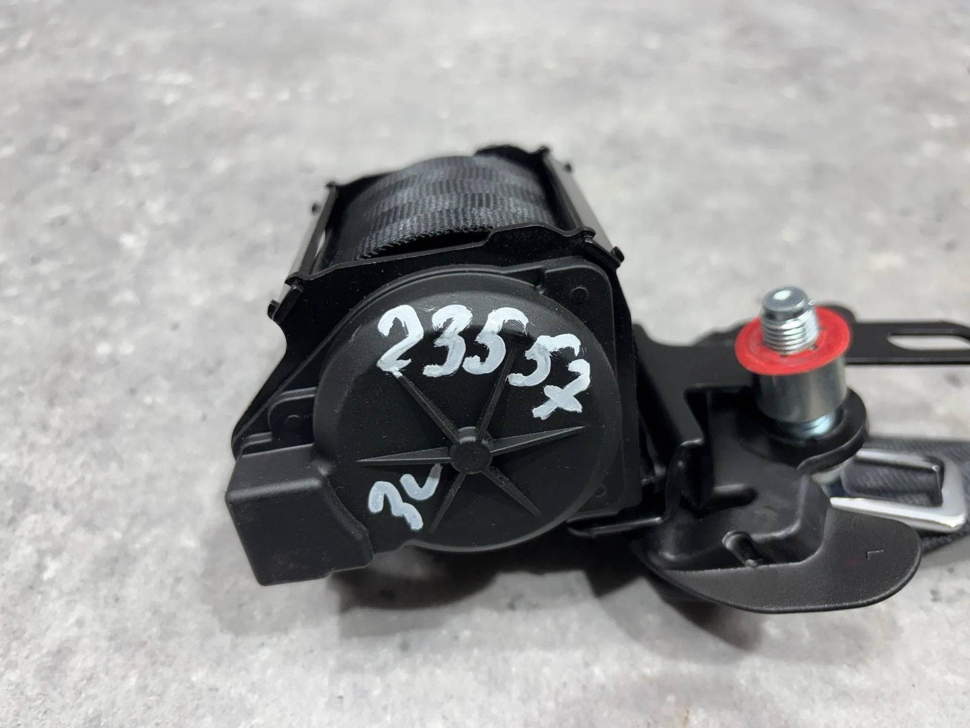 Ремень безопасности задний левый Jetour X90 Plus 1 - миниатюра 4