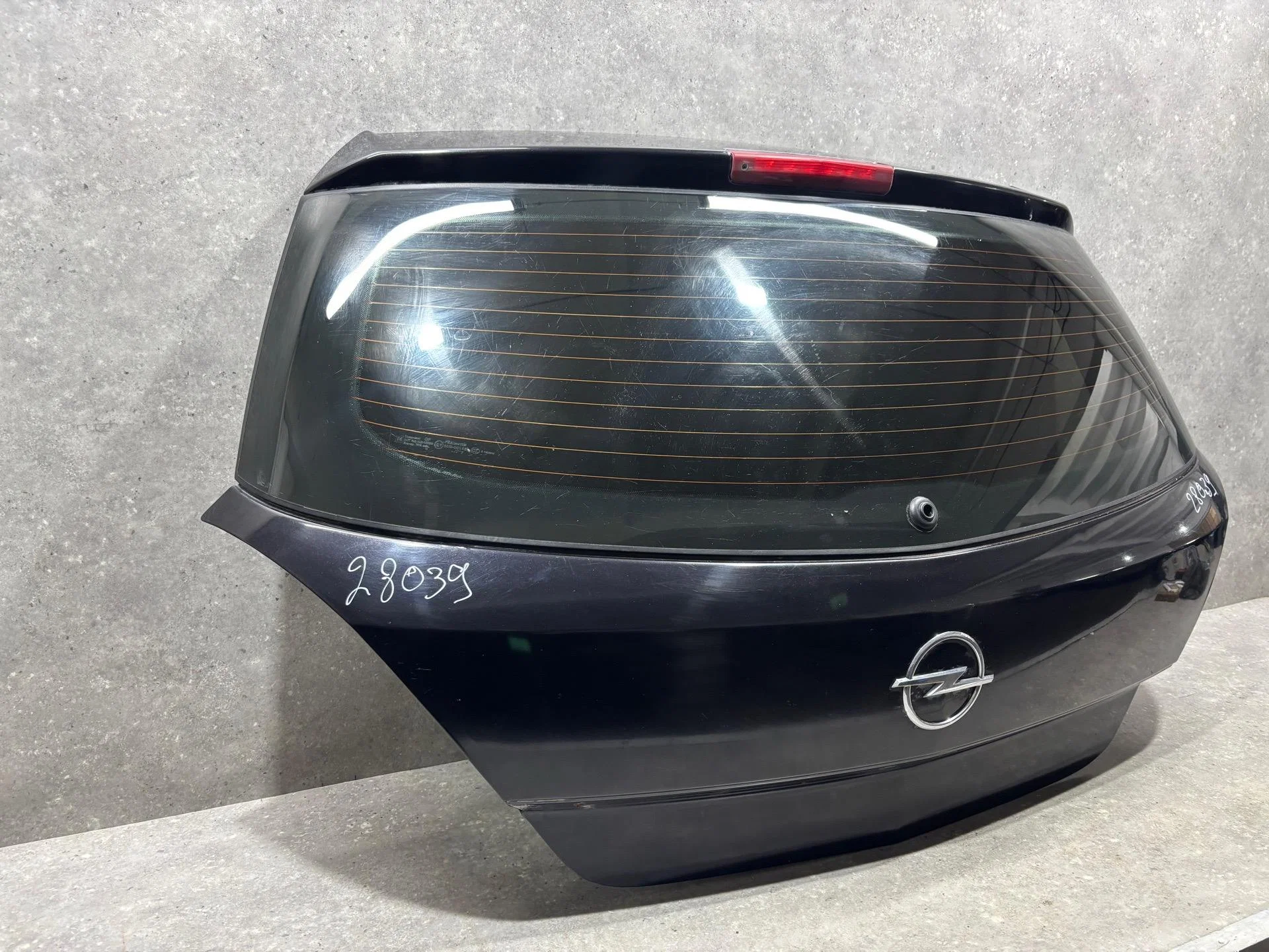 Крышка багажника Opel Astra H рест. L48 2007 - миниатюра 2