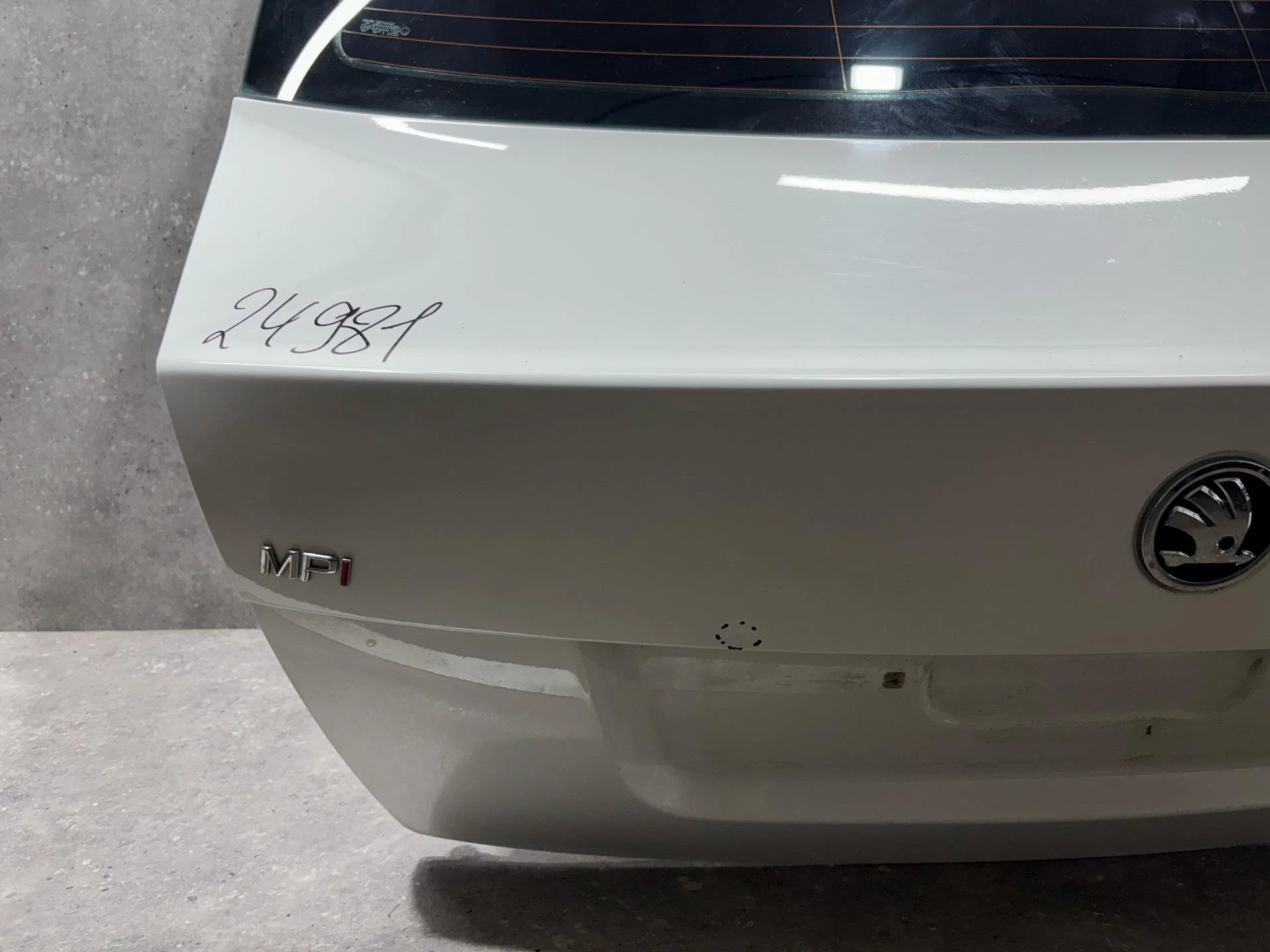 Крышка багажника Skoda Octavia 2 рест. 1Z3 2013 - миниатюра 3