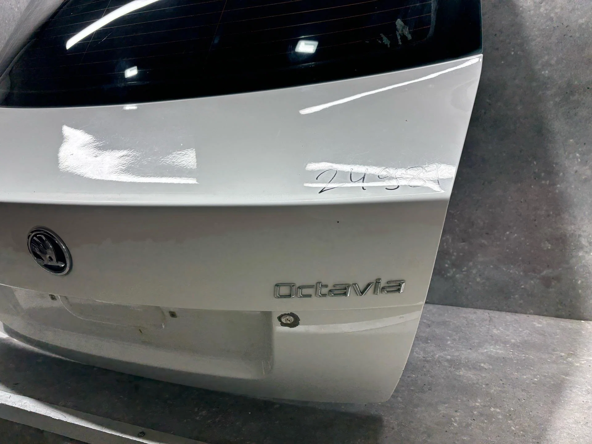Крышка багажника Skoda Octavia 2 рест. 1Z3 2013 - миниатюра 7