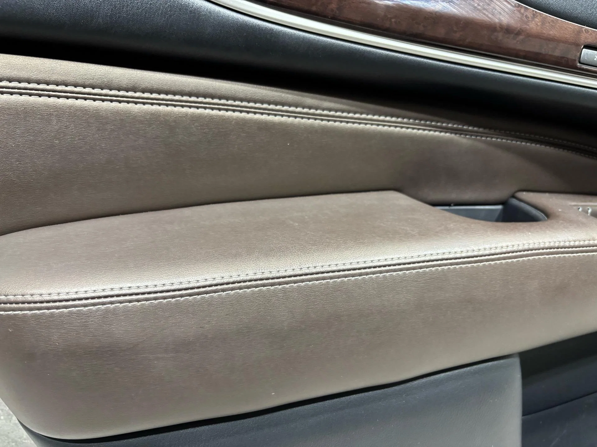 Обшивка двери передней левой Infiniti QX60 1 рест. - миниатюра 5