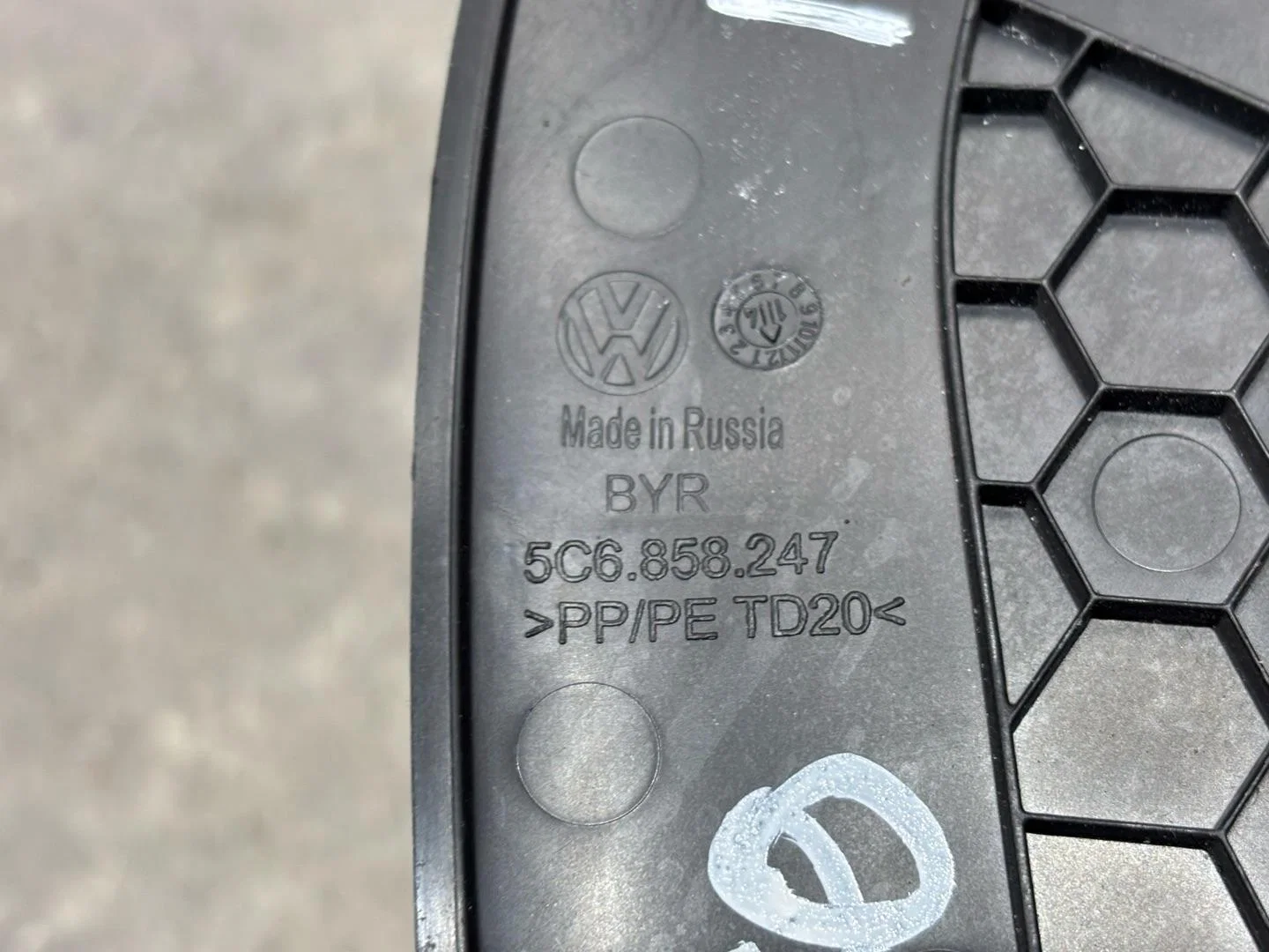 Крышка торпеды боковая левая Volkswagen Jetta - миниатюра 7