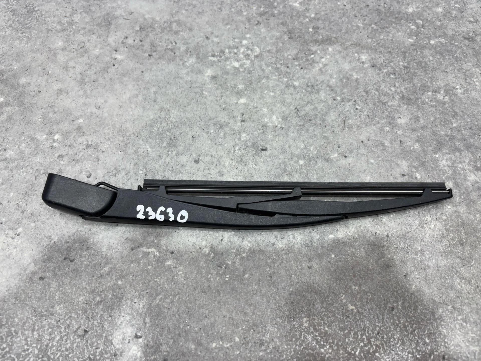 Щеткодержатель задний Jetour X90 Plus 1 2023 - миниатюра 2