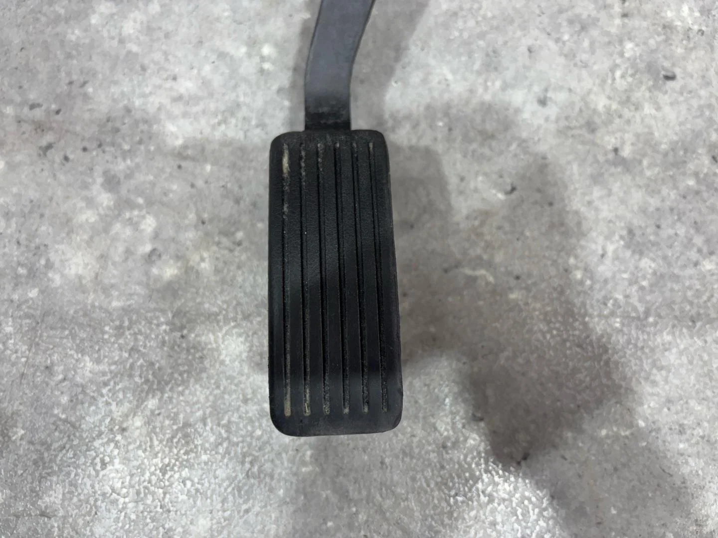 Педаль газа Hyundai Sonata 4 рест. EF 2005 - миниатюра 2