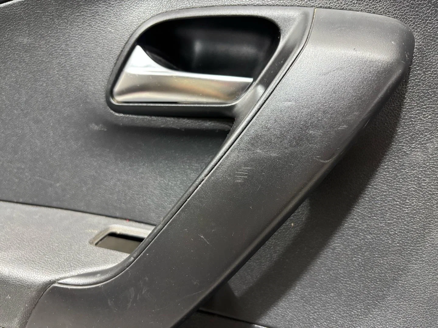 Обшивка двери задней левой Volkswagen Polo 5 6C1 - миниатюра 5