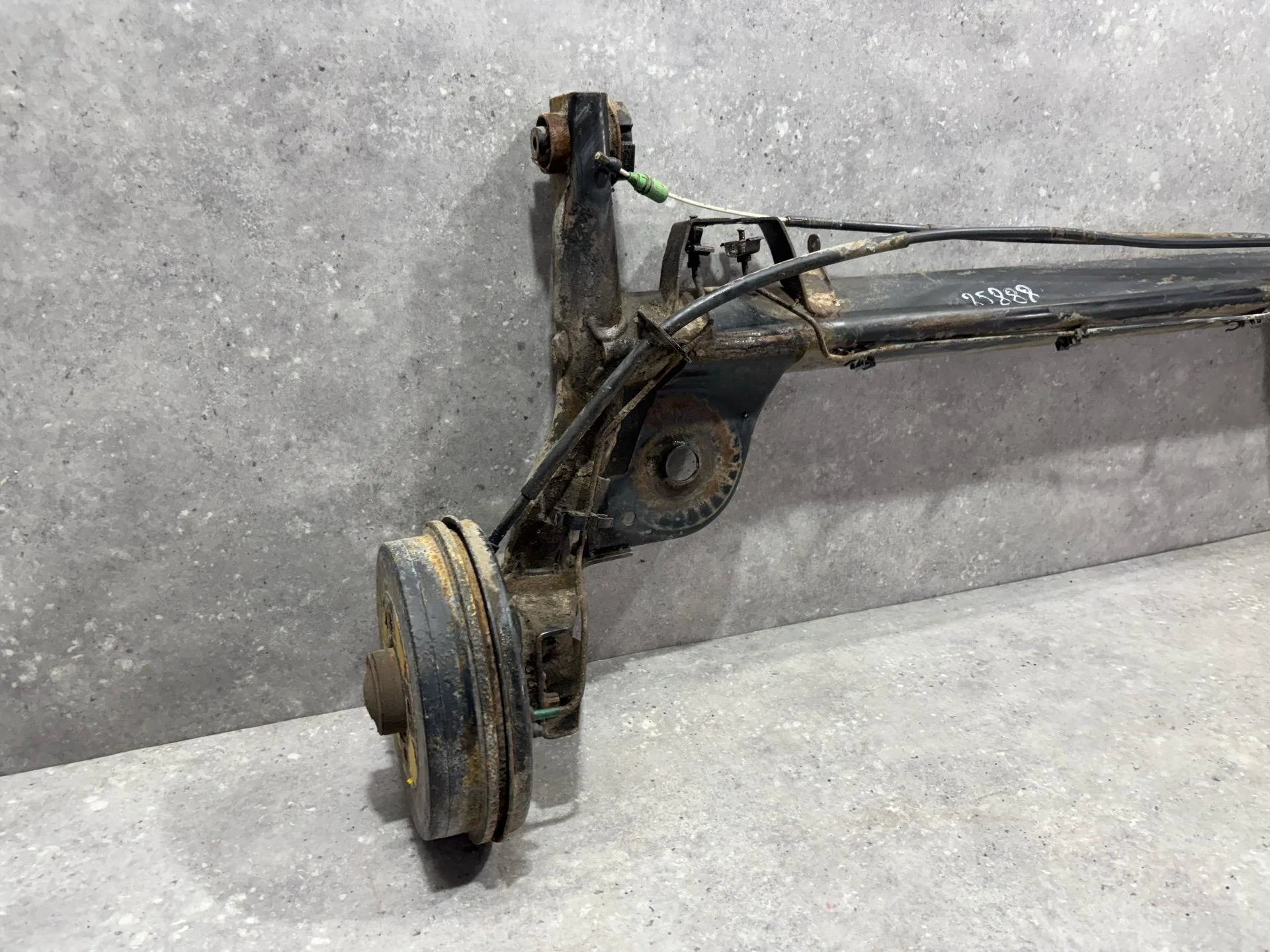 Балка задняя Renault Symbol 2 LU01 2010 7701473857 - миниатюра 2