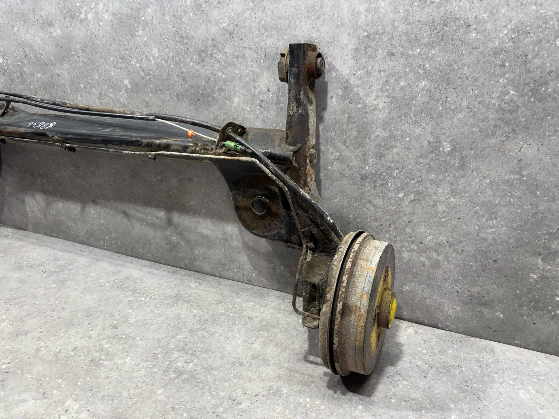 Балка задняя Renault Symbol 2 LU01 2010 7701473857 - миниатюра 3