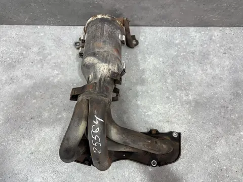 Выпускной коллектор Toyota RAV4 3 XA30 ACA30 2008