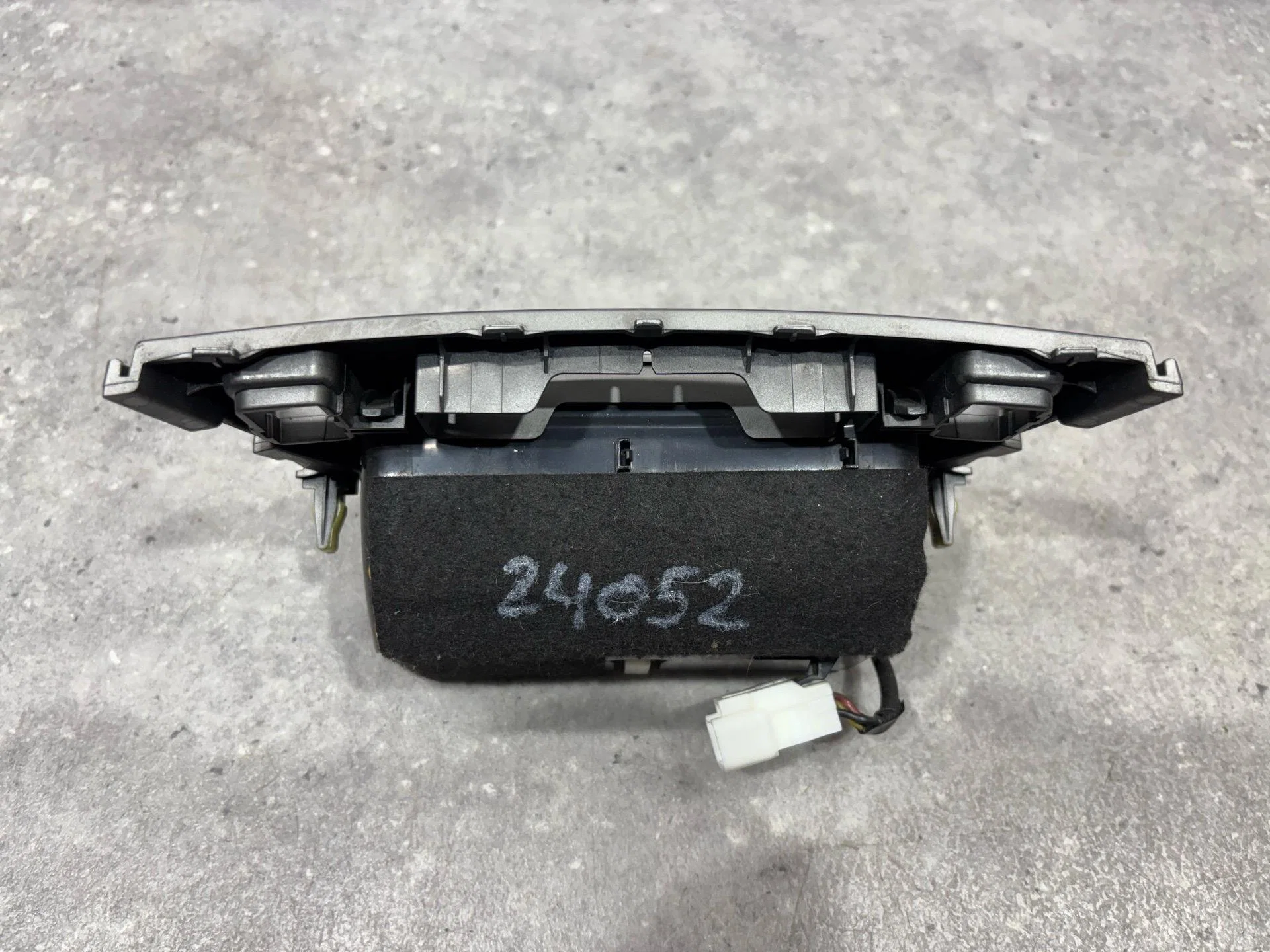 Пепельница передняя Toyota Avensis 3 T270 ADT270 - миниатюра 5