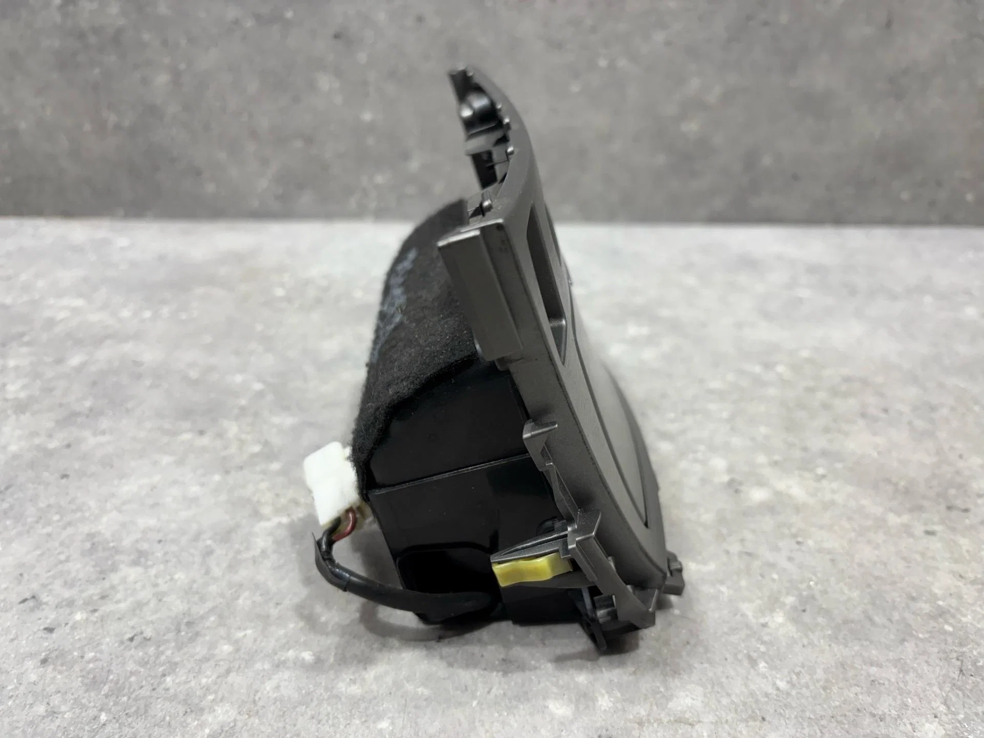 Пепельница передняя Toyota Avensis 3 T270 ADT270 - миниатюра 6