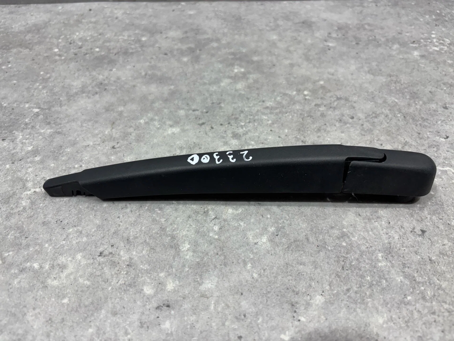 Щеткодержатель задний Nissan Qashqai J11 рест. J11 - миниатюра 3