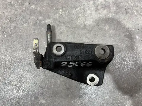 Кронштейн двигателя правый Toyota RAV4 3 XA30