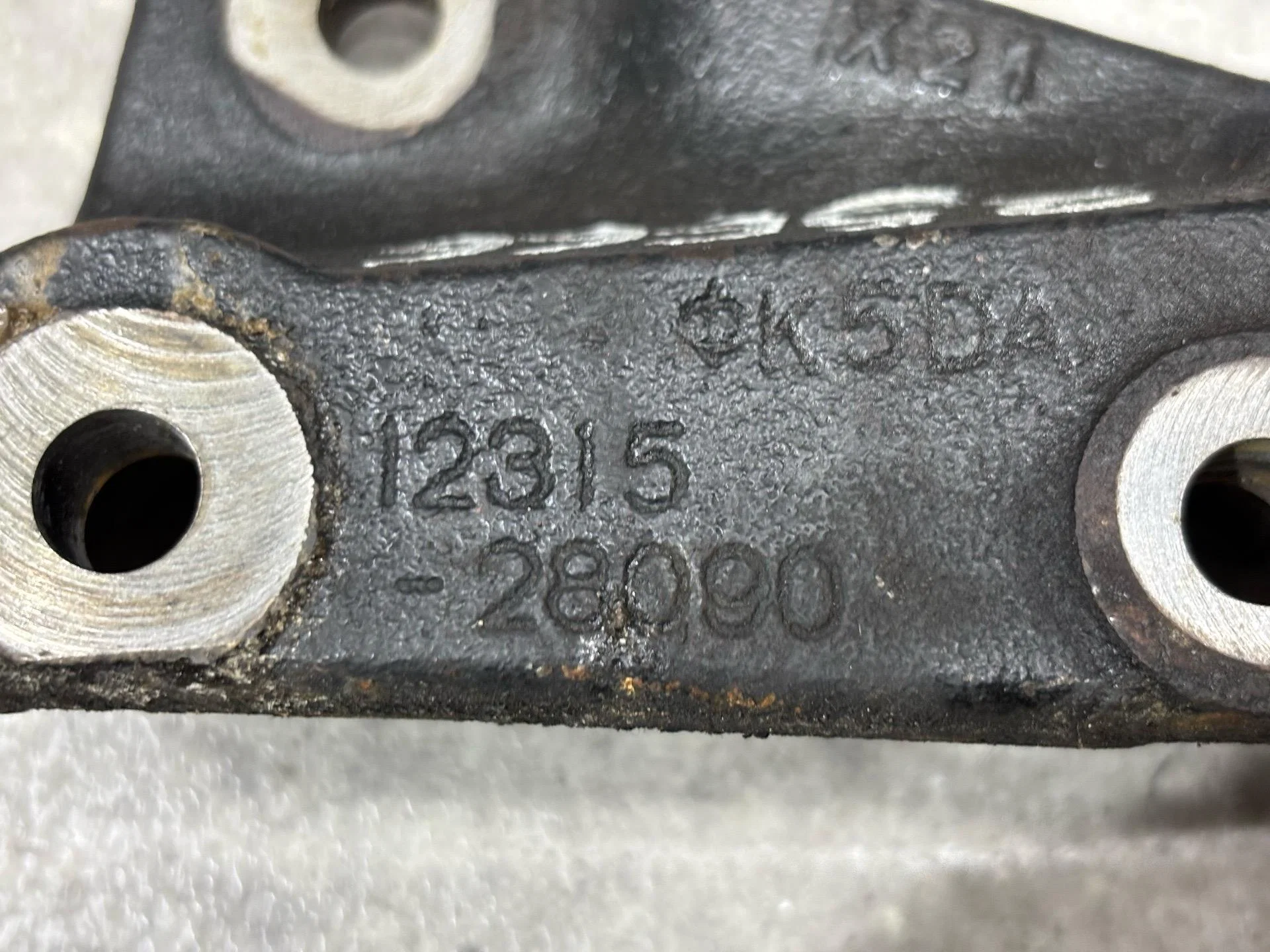 Кронштейн двигателя правый Toyota RAV4 3 XA30 - миниатюра 4