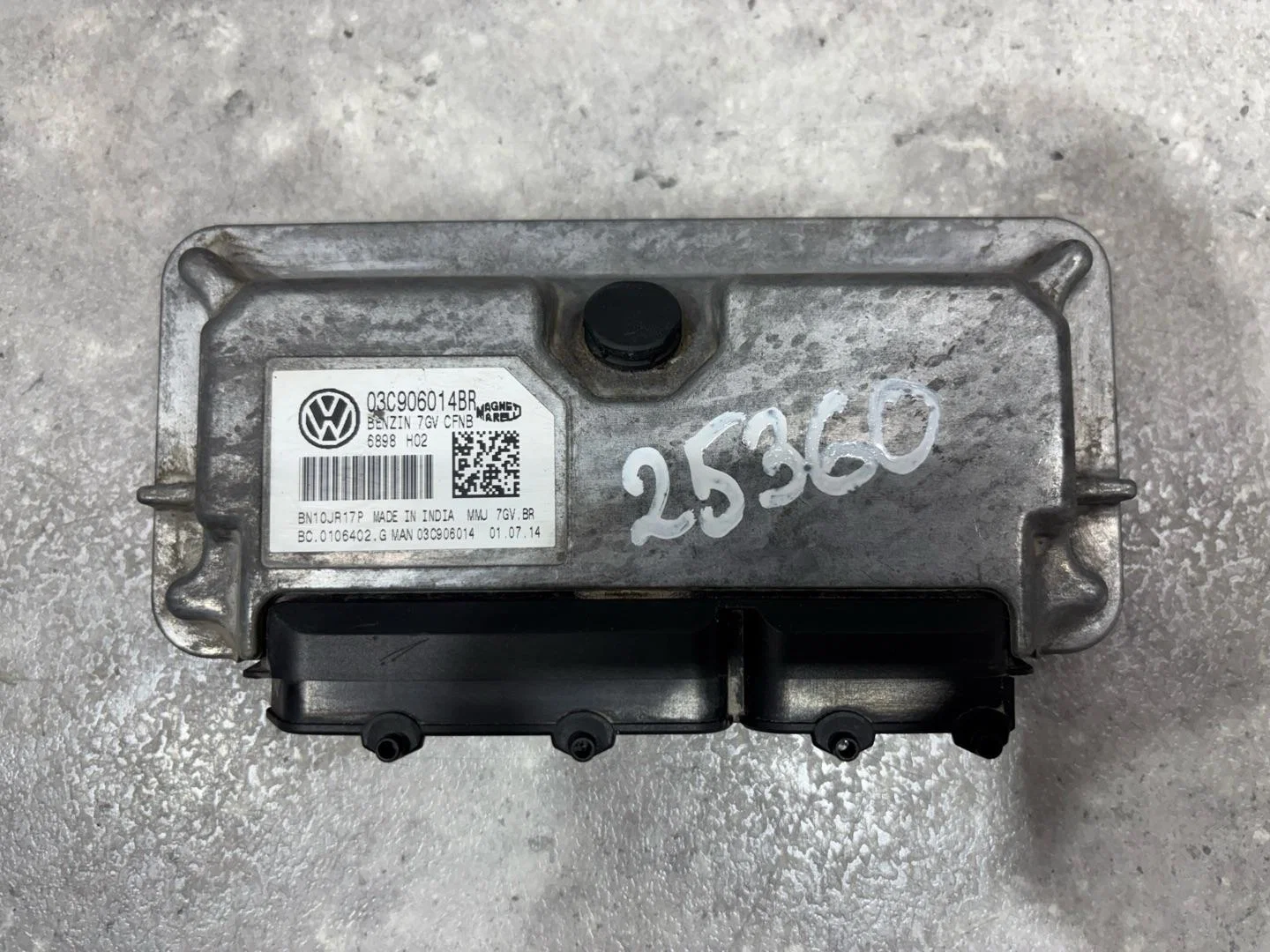 Блок управления двигателем Volkswagen Polo 5 6C1 - изображение 1