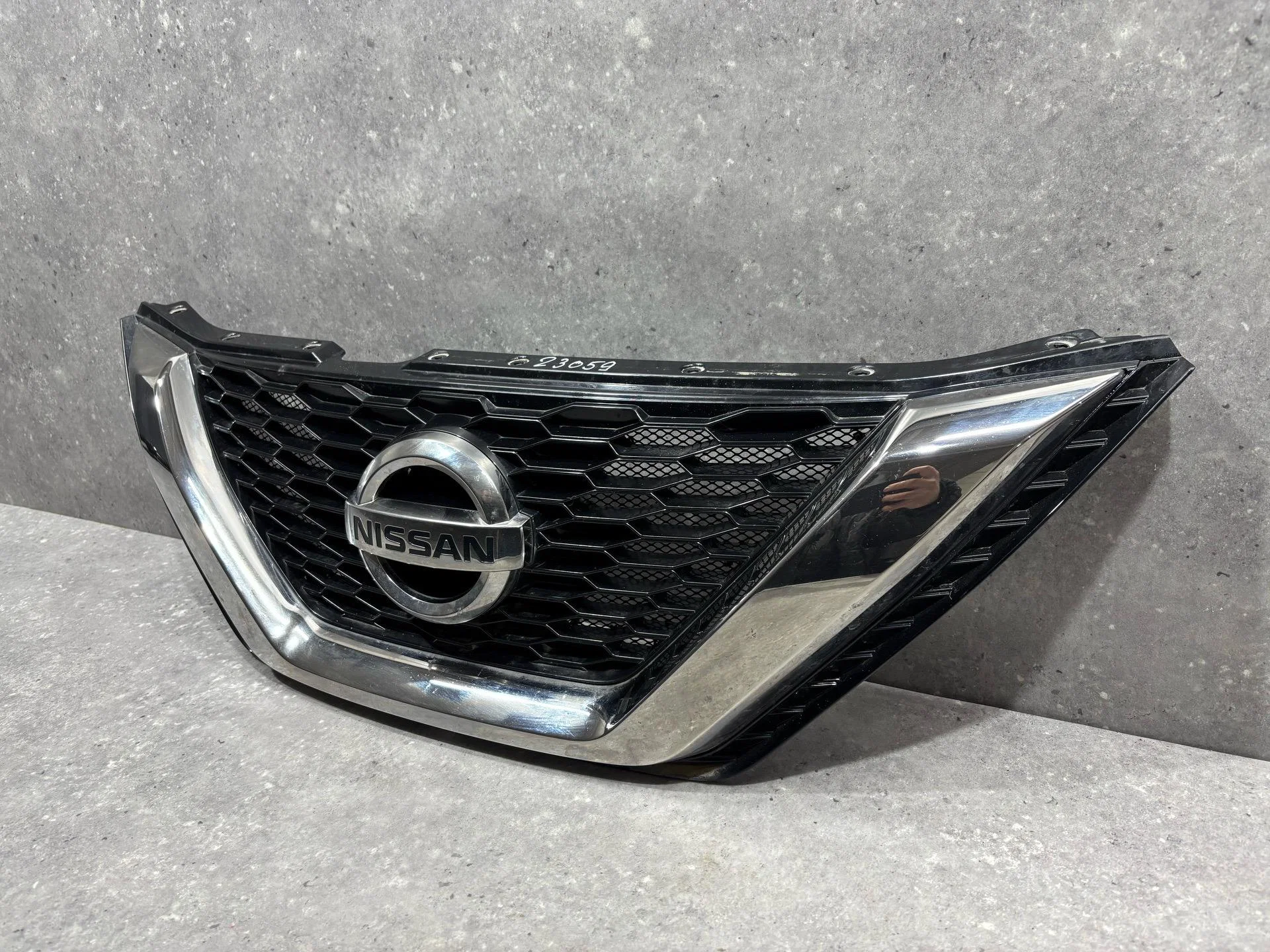 Решетка радиатора Nissan Qashqai J11 рест. J11 - миниатюра 3