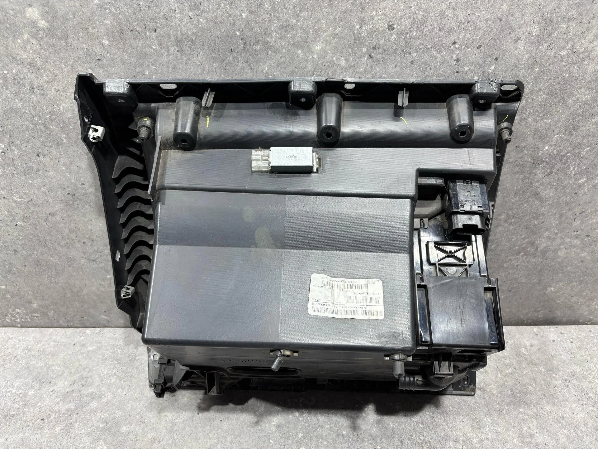 Бардачок Volkswagen Jetta 6 162 2013 5C7857114E82V - миниатюра 6