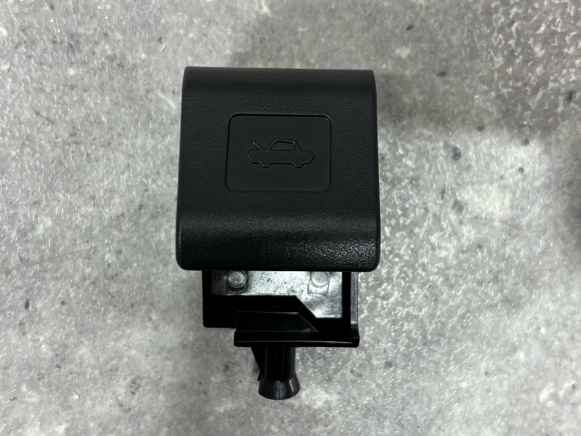 Ручка открывания капота Jetour X90 Plus 1 2023 - изображение 1