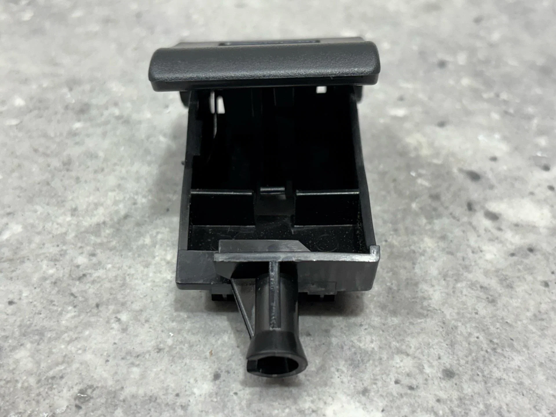 Ручка открывания капота Jetour X90 Plus 1 2023 - миниатюра 2