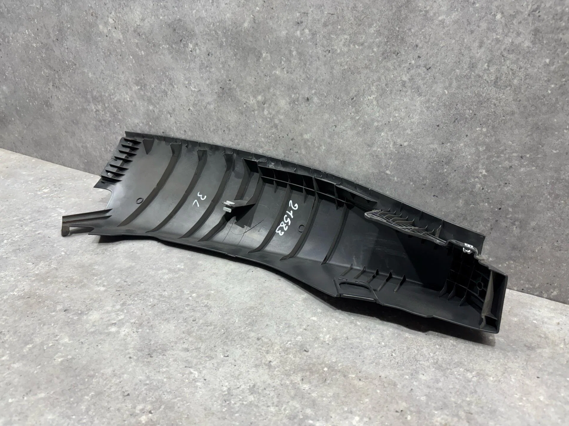 Обшивка стойки задняя левая нижняя Volkswagen 6 - миниатюра 6