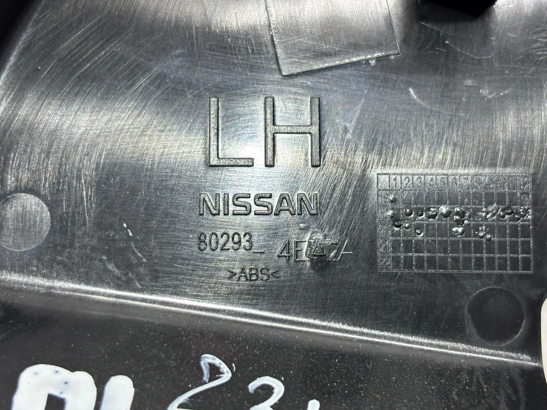 Уголок двери внутренний передний левый Nissan - миниатюра 7