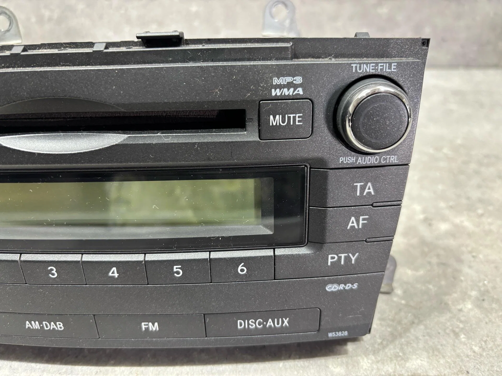 Магнитола Toyota Avensis 3 T270 ADT270 2010 - миниатюра 3