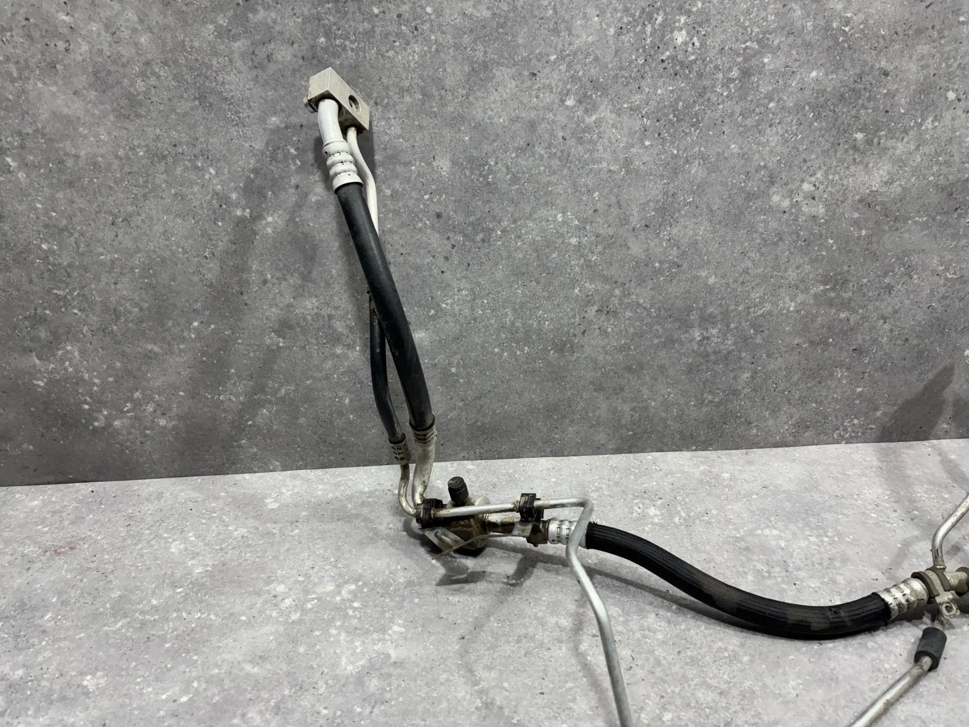 Трубка кондиционера Opel Astra H рест. L69 2008 - миниатюра 6