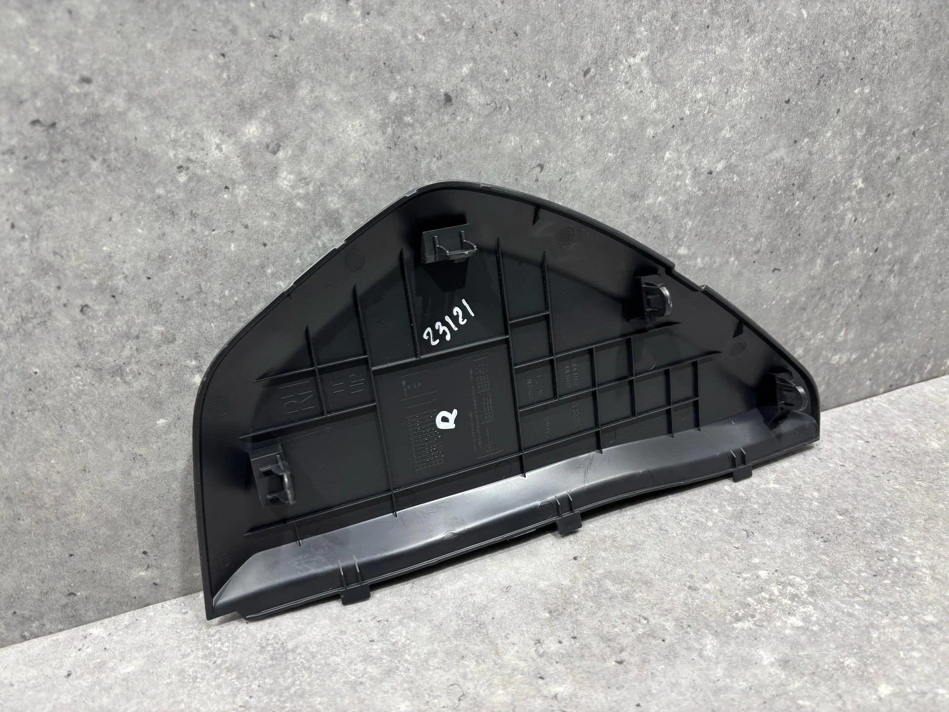 Крышка торпеды боковая правая Nissan Qashqai - миниатюра 6