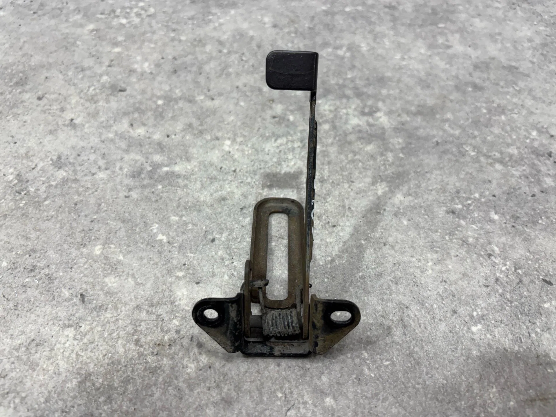 Крюк капота Toyota Avensis 3 T270 ADT270 2010 - миниатюра 3