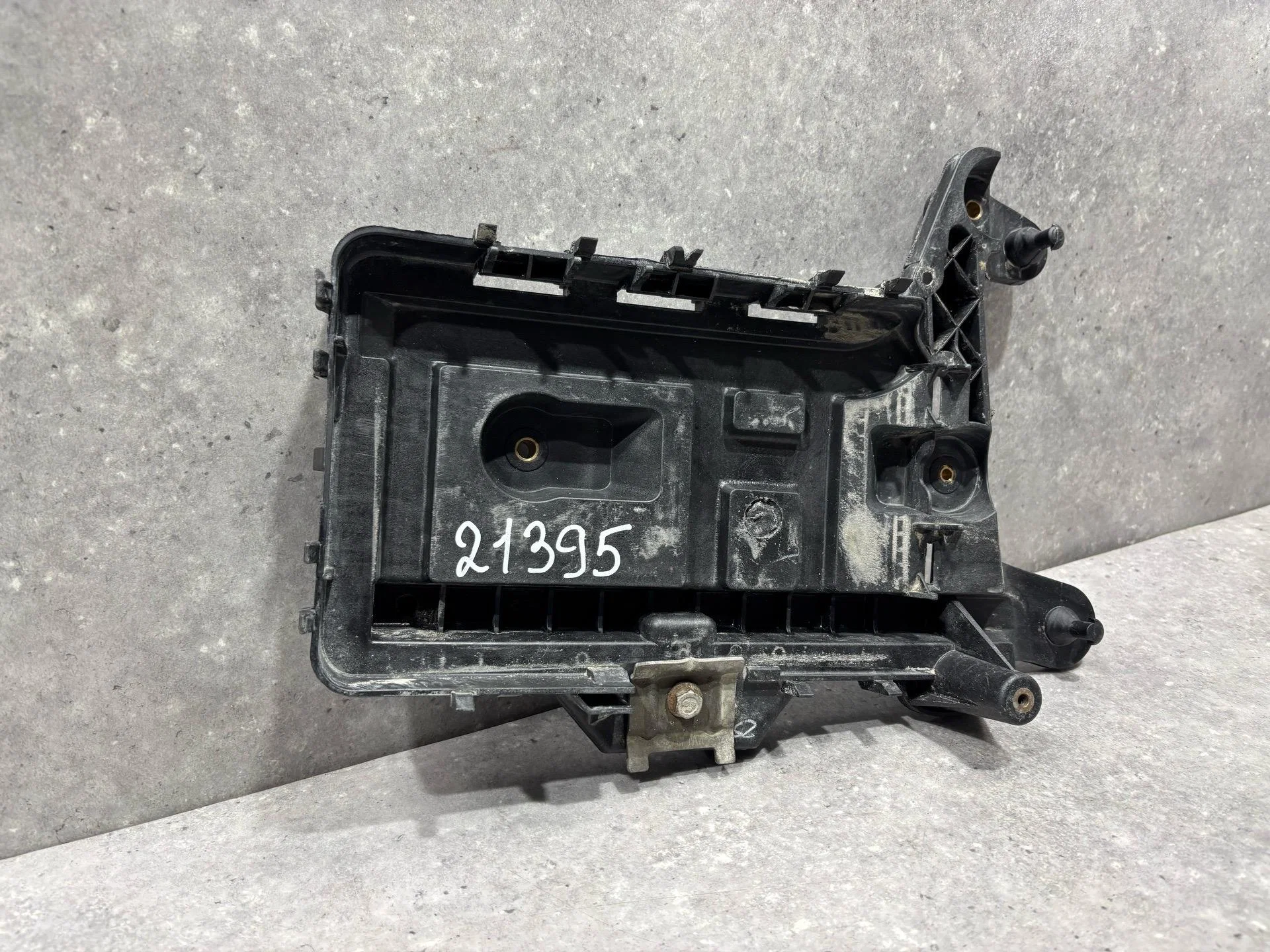 Полка аккумулятора Volkswagen Jetta 6 162 2013 - миниатюра 3