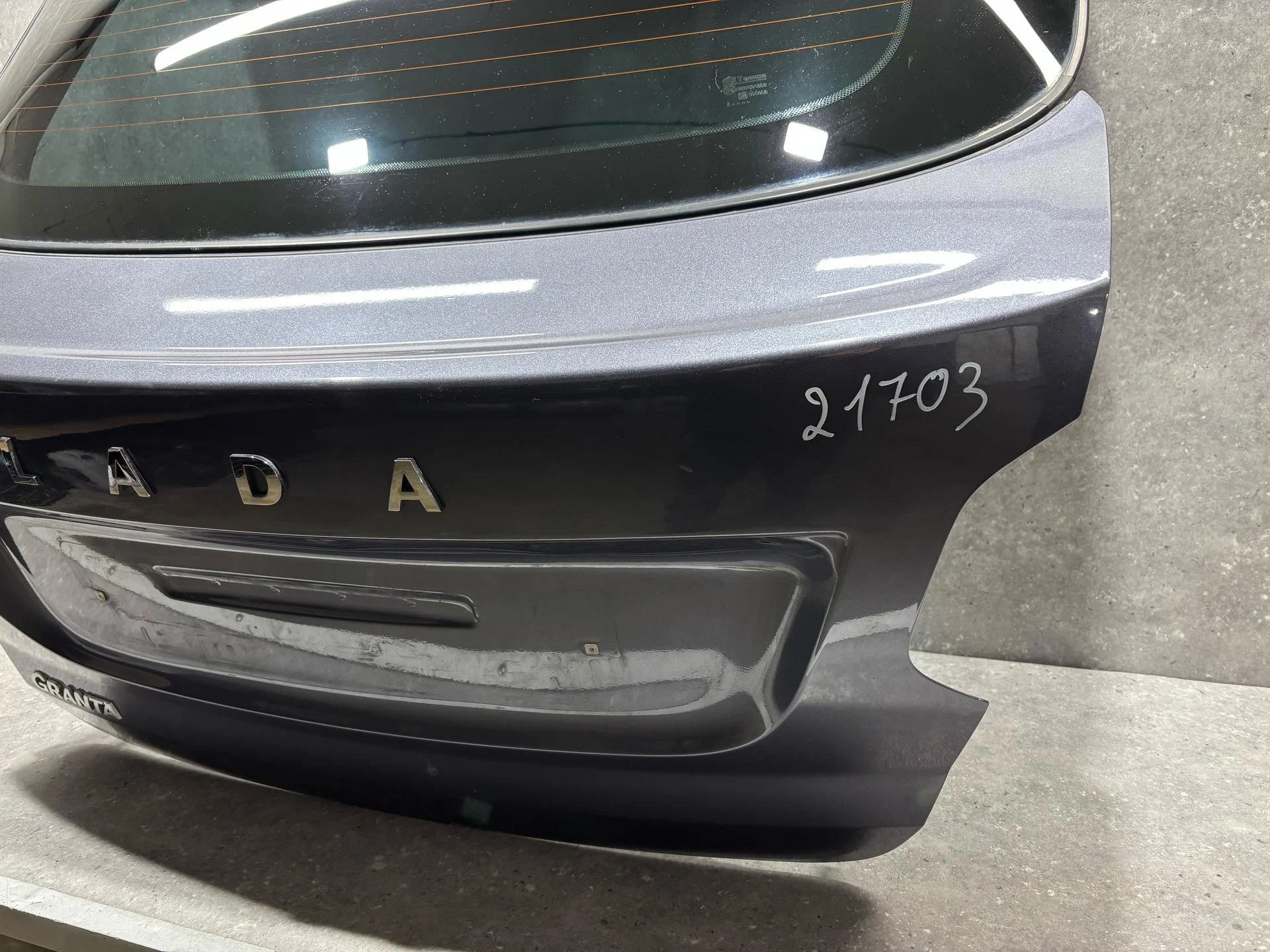 Крышка багажника Lada Granta 1 рест. 2022 - миниатюра 4