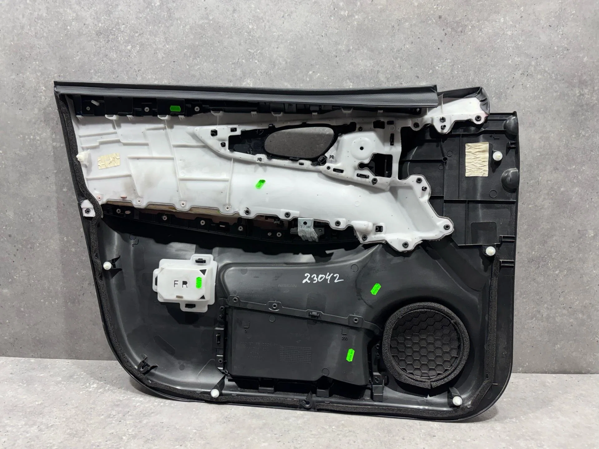 Обшивка двери передней правой Nissan Qashqai - миниатюра 7