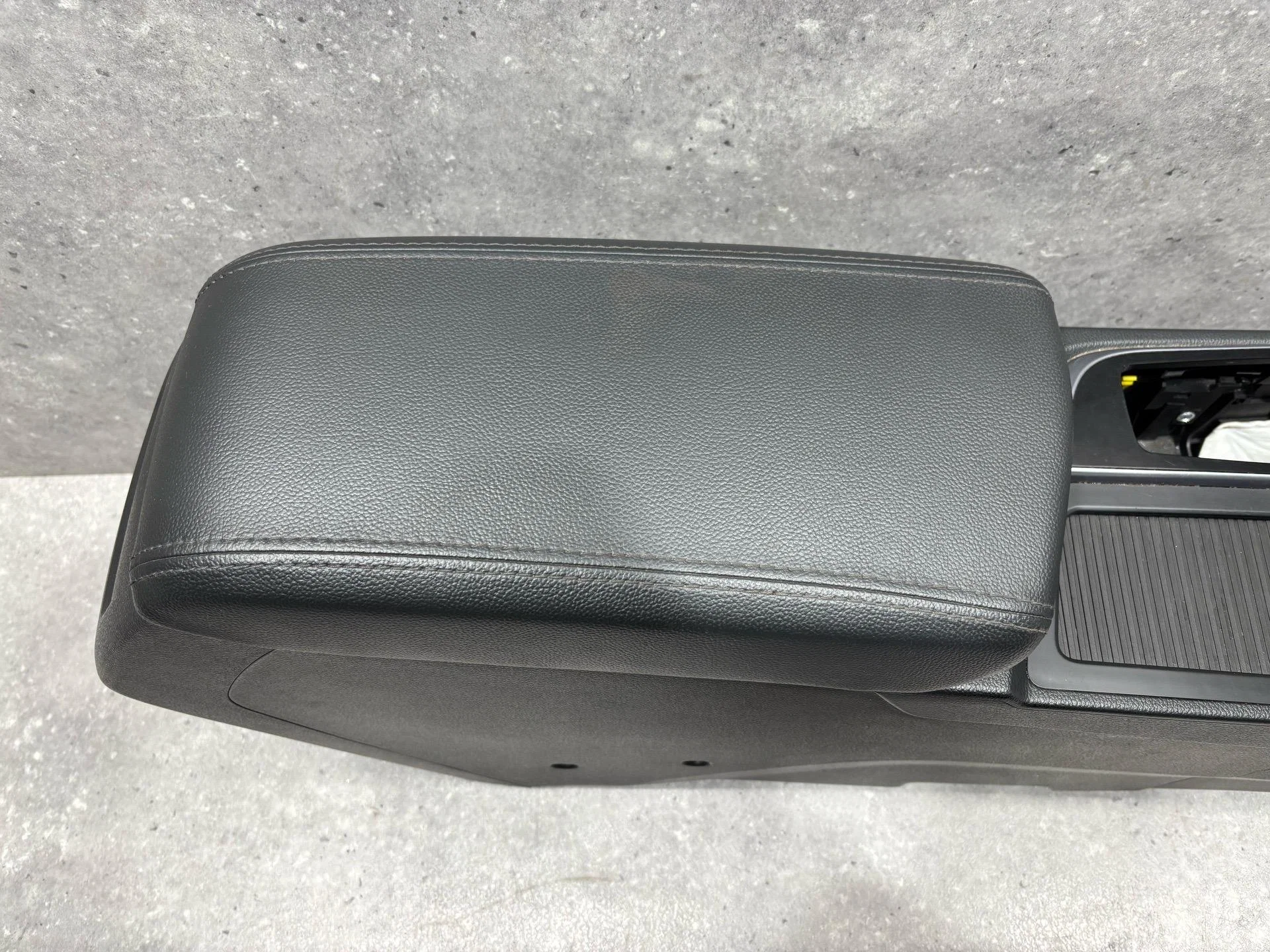 Консоль салона Hyundai Sonata 7 LF 2016 - миниатюра 4