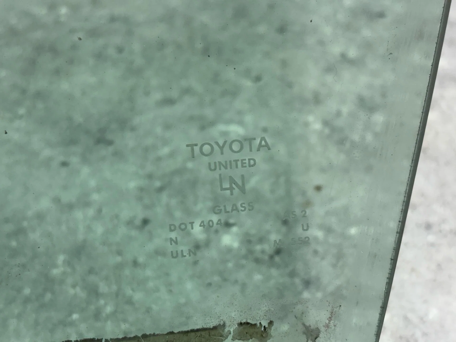 Стекло двери передней левой Toyota Camry 6 XV30 - миниатюра 2