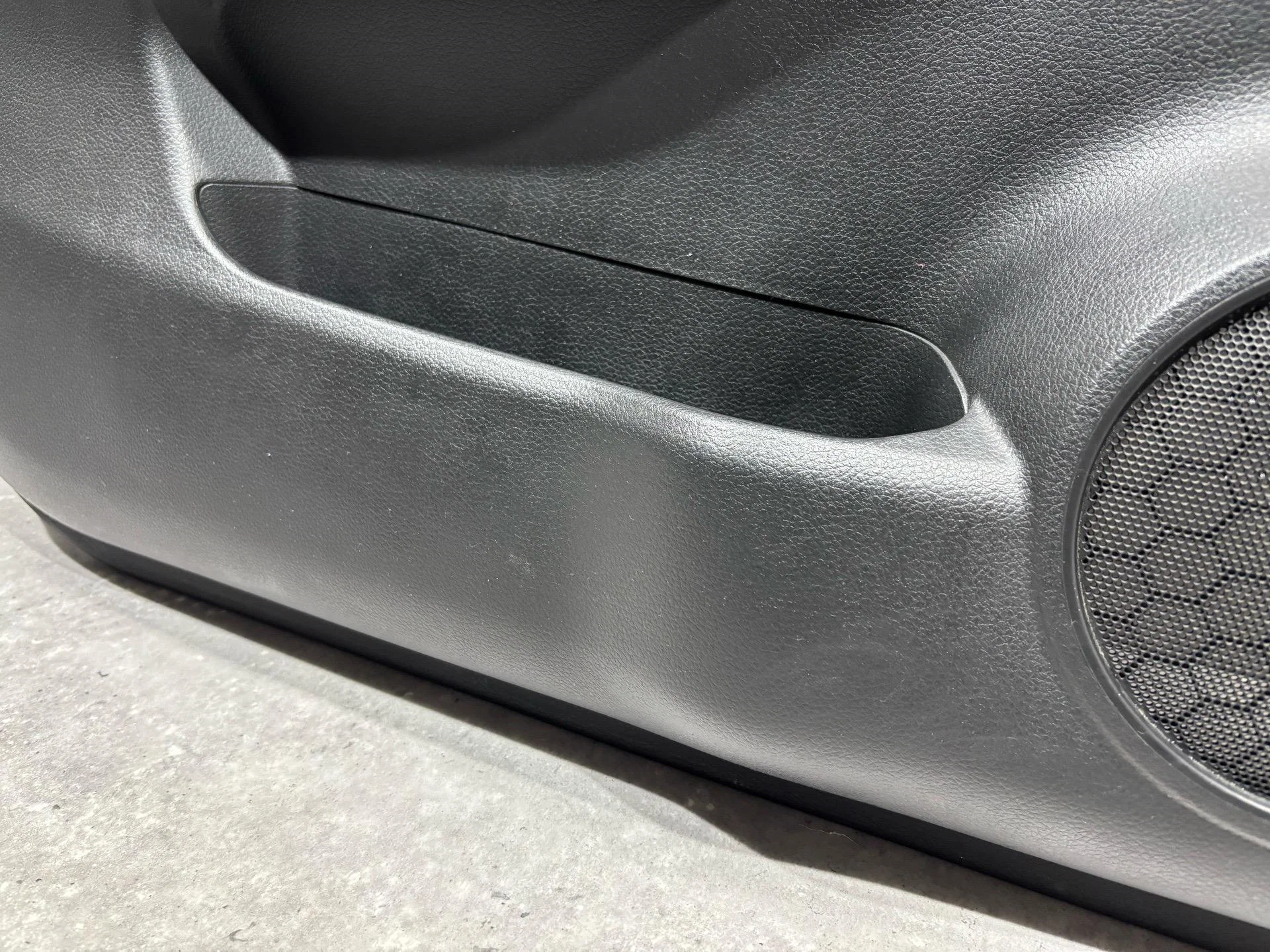 Обшивка двери передней левой Nissan Qashqai - миниатюра 4