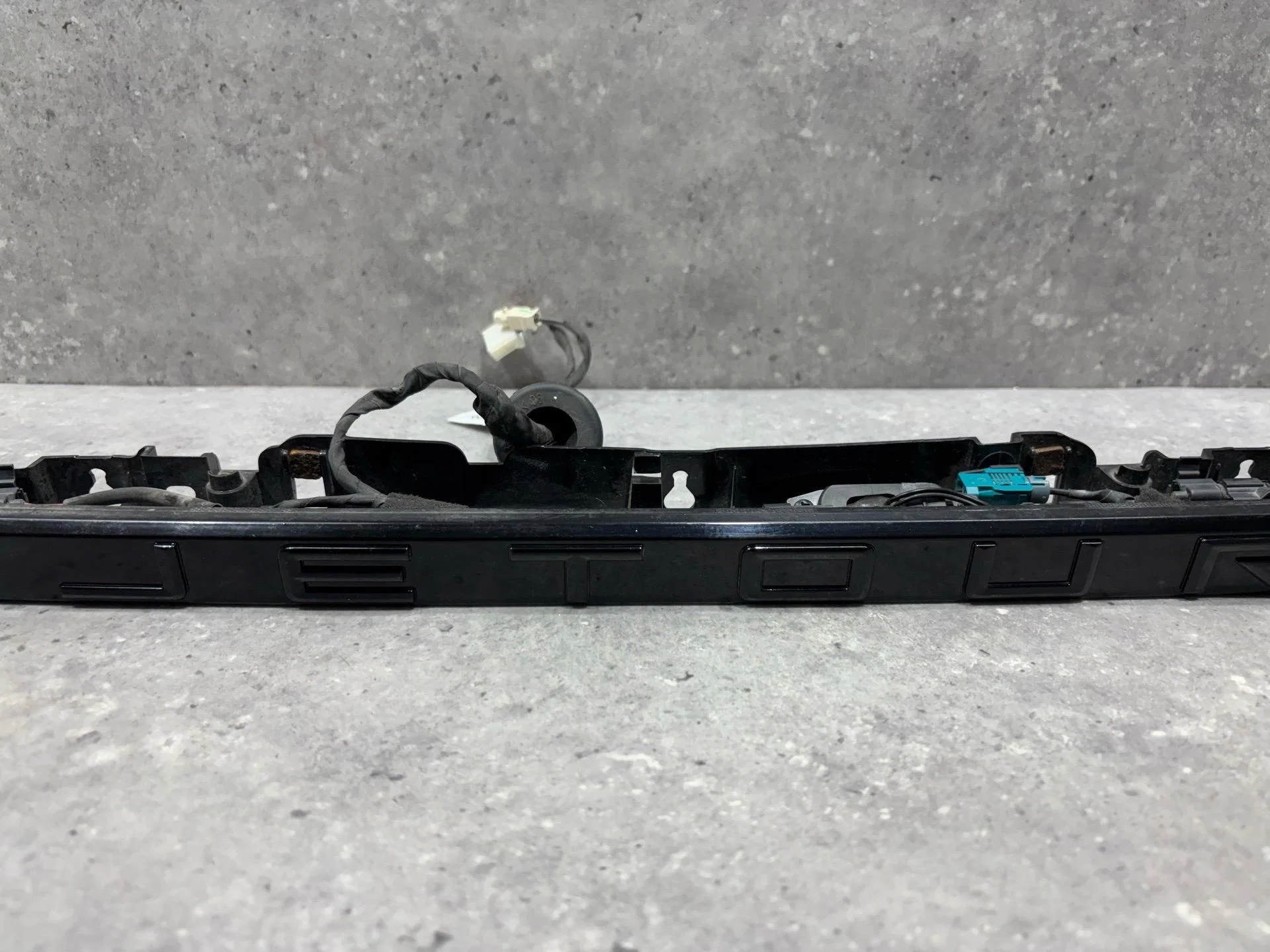 Накладка крышки багажника Jetour X90 Plus 1 2023 - миниатюра 3