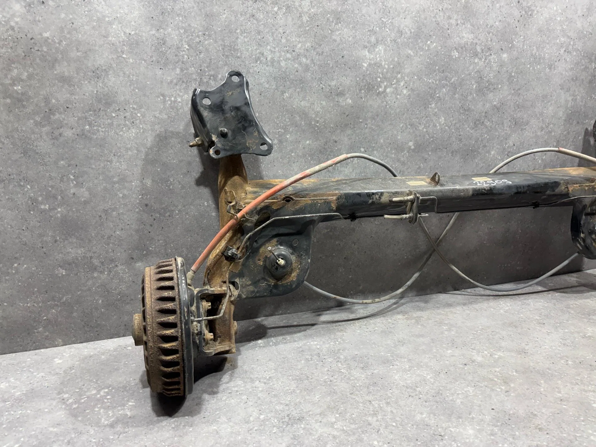 Балка задняя Nissan Almera G15 2016 5550100Q0C - миниатюра 2