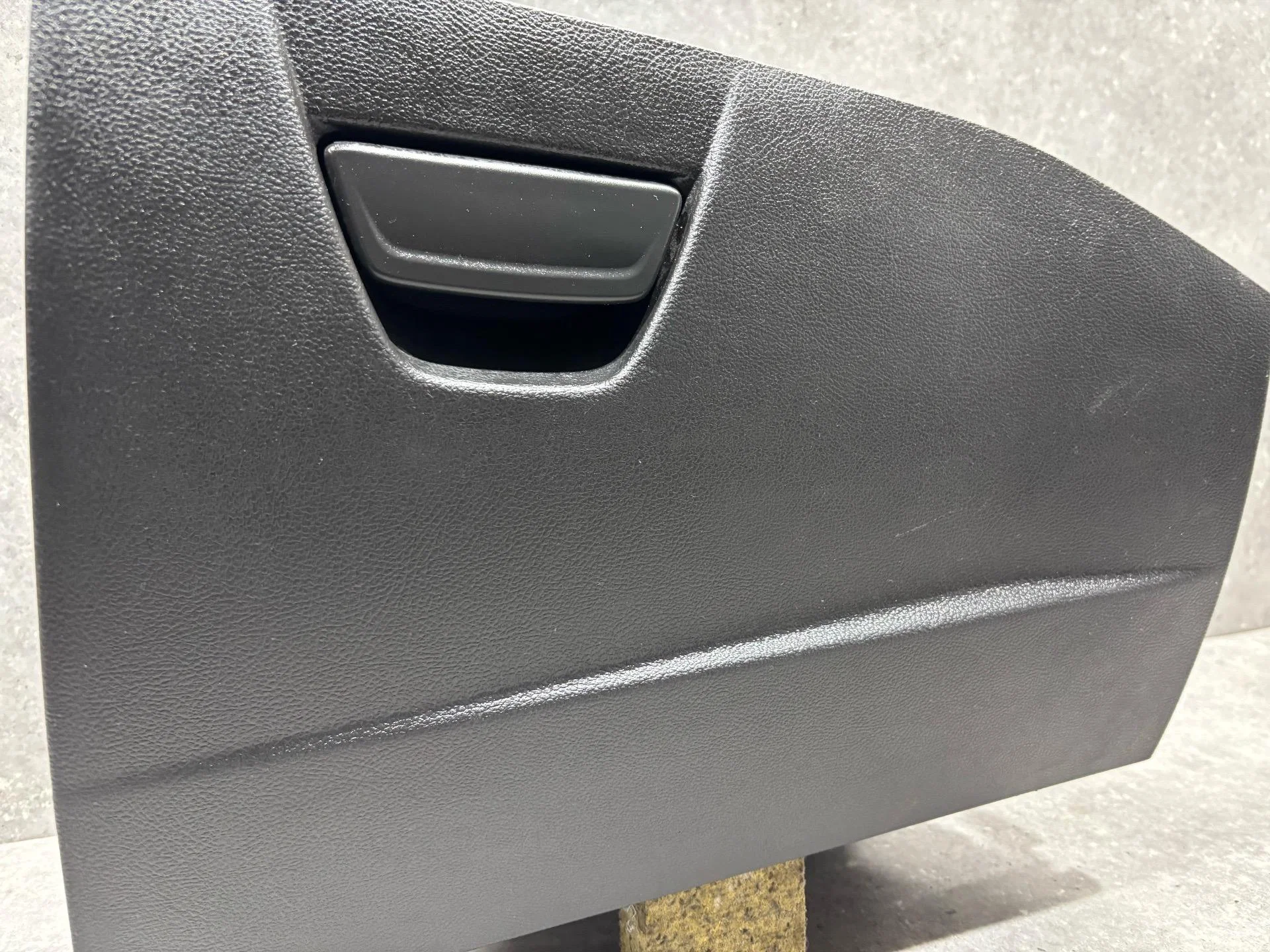 Бардачок Ford Focus 3 CB8 2012 1771929 - миниатюра 2