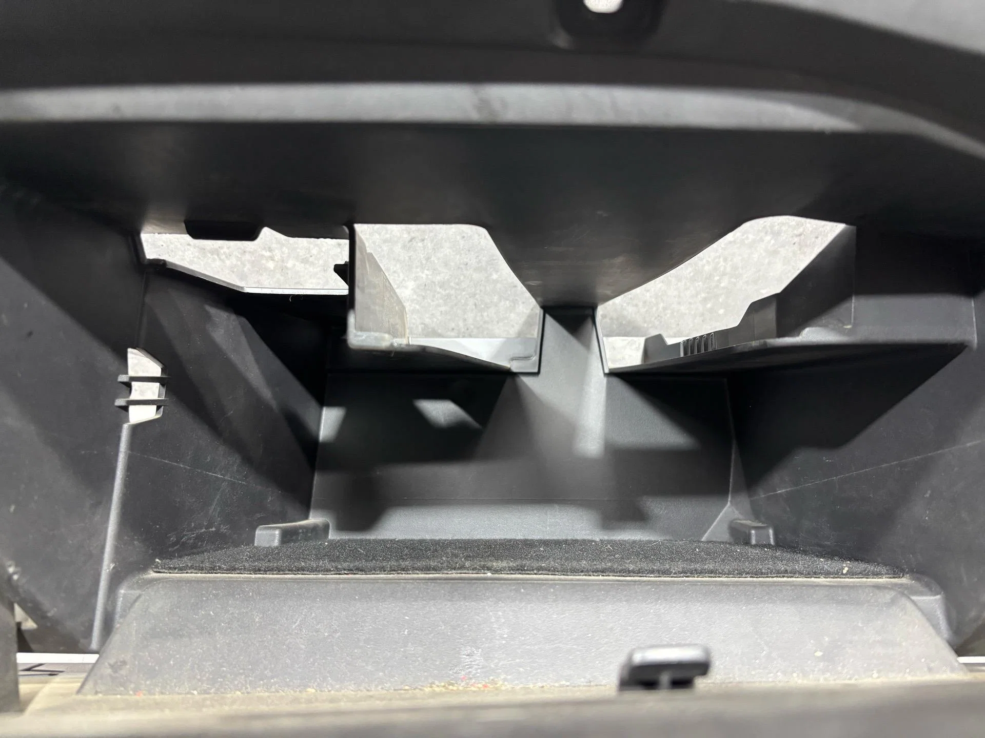 Бардачок Ford Focus 3 CB8 2012 1771929 - миниатюра 3