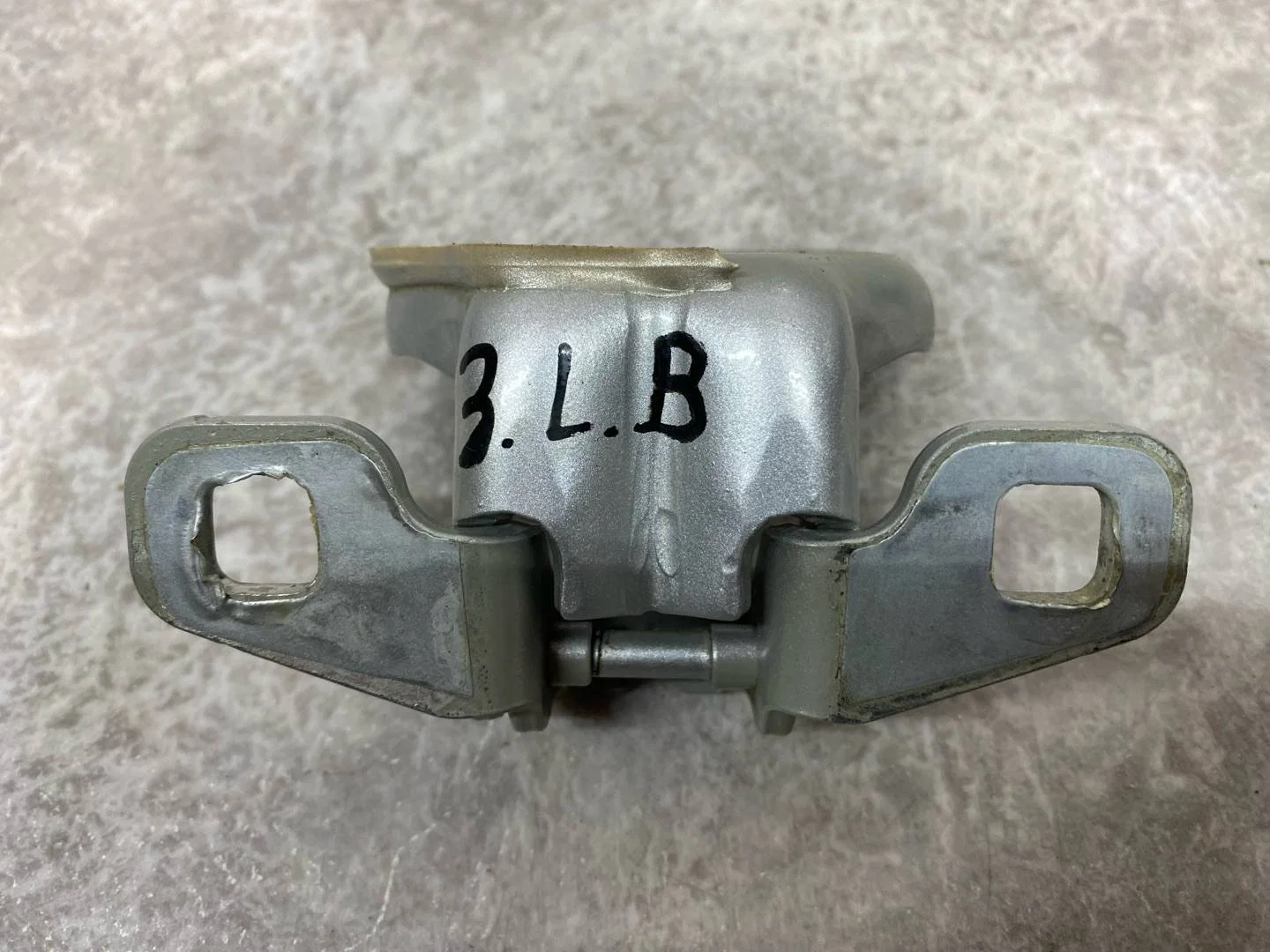 Петля двери Nissan Terrano D10 2018 8082100Q0B - миниатюра 3