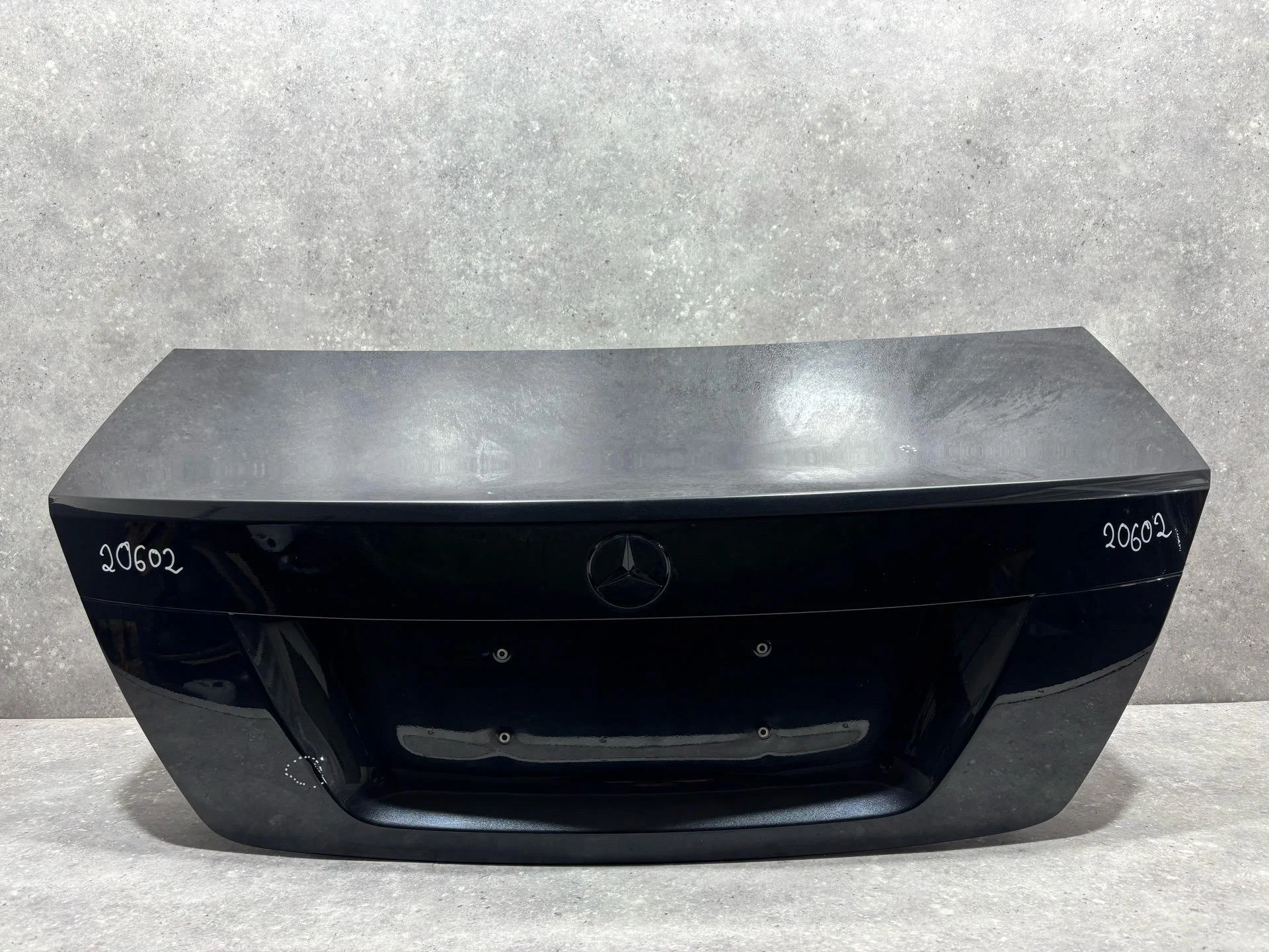 Крышка багажника Mercedes-Benz C W204 рест. C204 - изображение 1